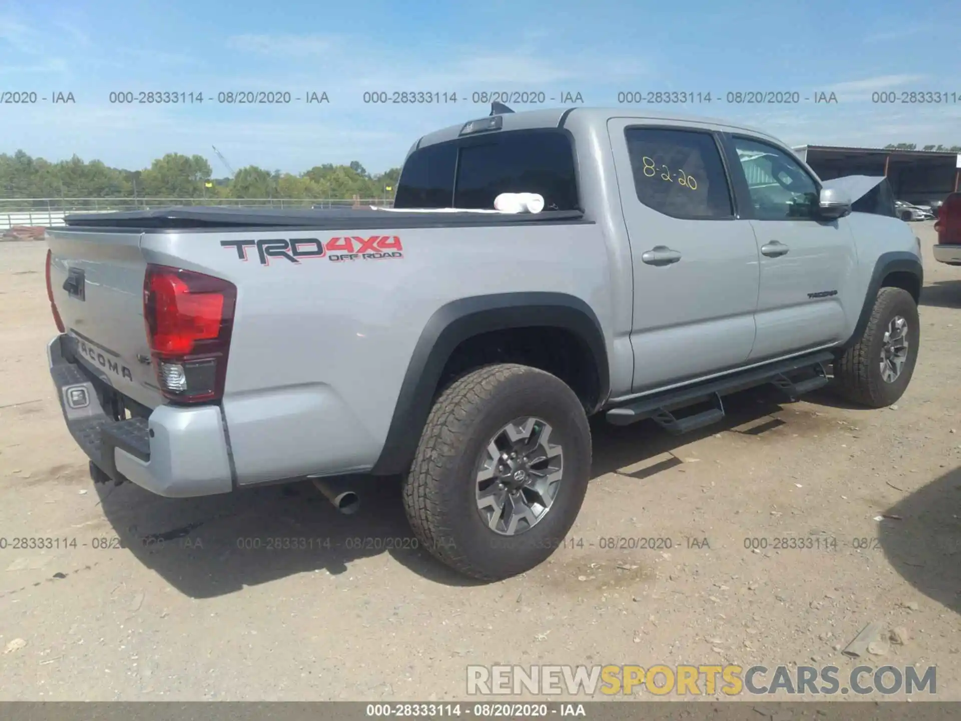 4 Photograph of a damaged car 3TMCZ5AN3KM236104 TOYOTA TACOMA 4WD 2019