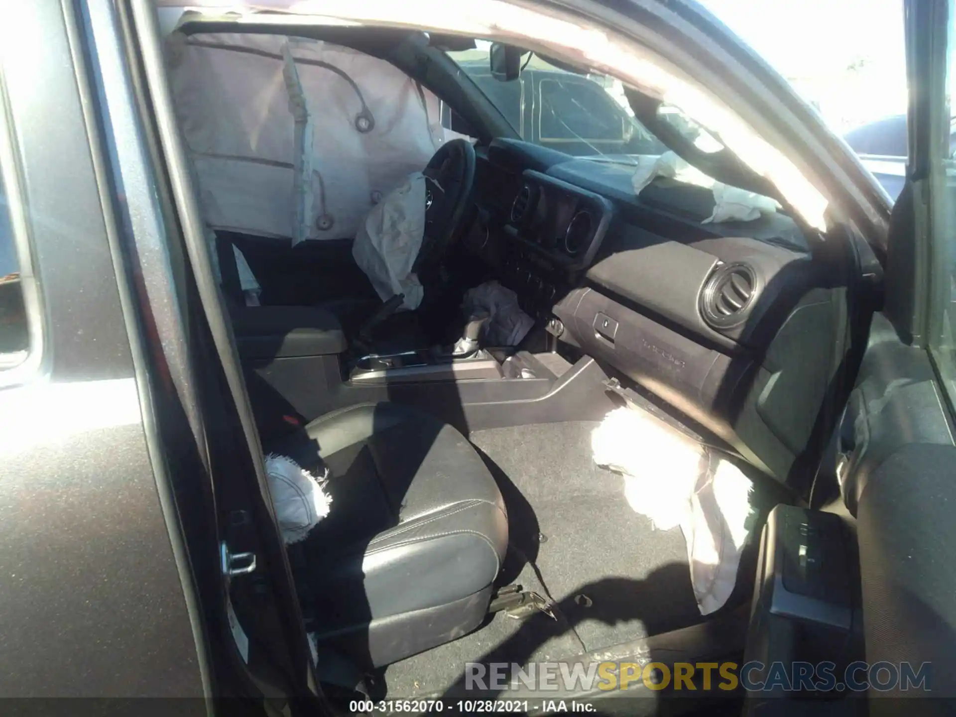 5 Photograph of a damaged car 3TMCZ5AN3KM236894 TOYOTA TACOMA 4WD 2019