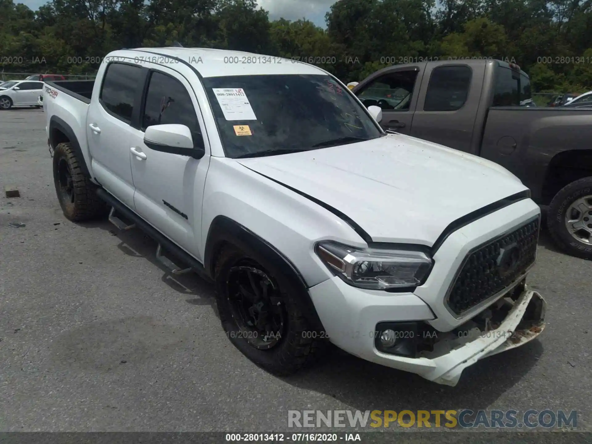 1 Photograph of a damaged car 3TMCZ5AN3KM242064 TOYOTA TACOMA 4WD 2019