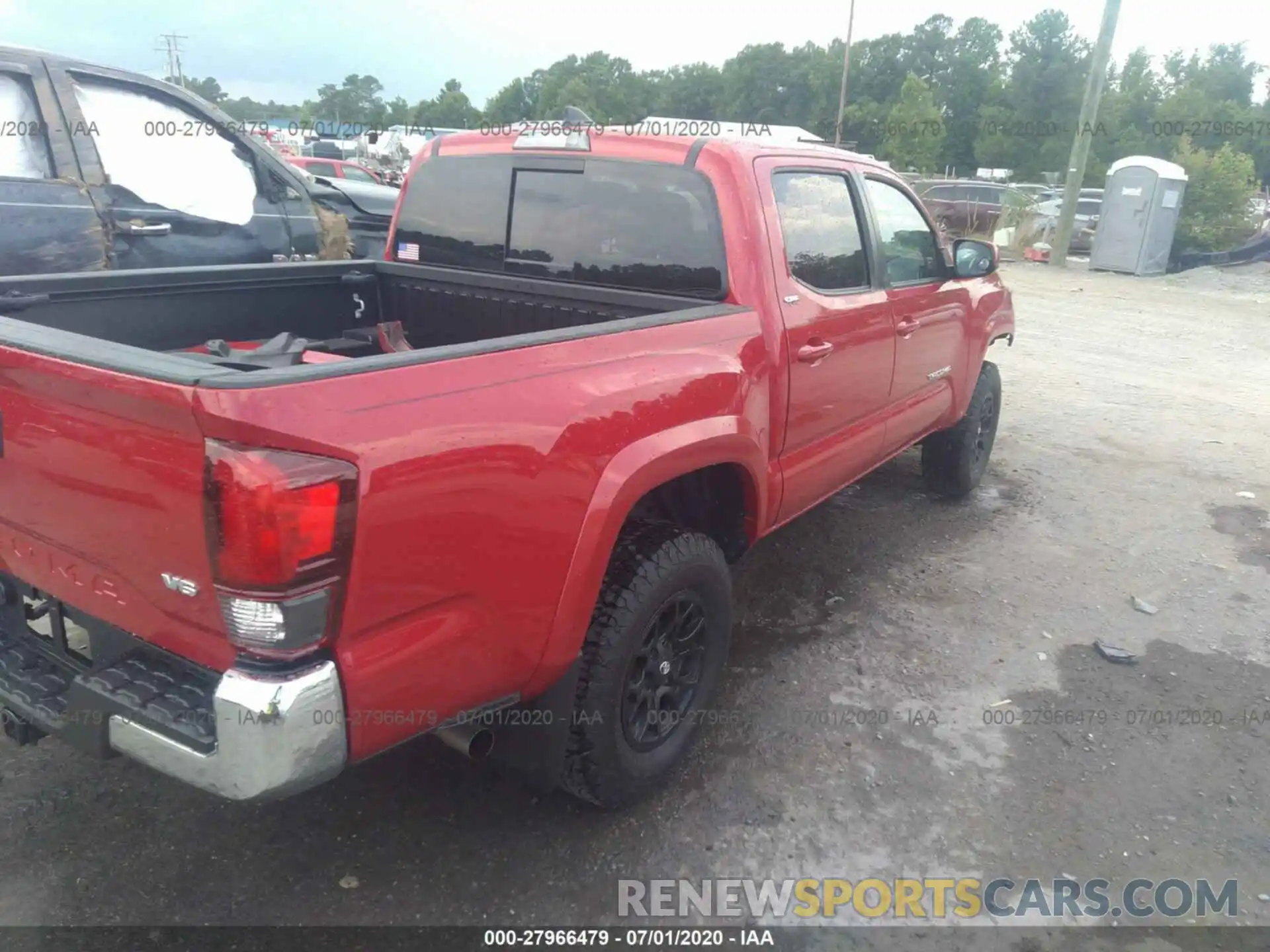 4 Photograph of a damaged car 3TMCZ5AN3KM243053 TOYOTA TACOMA 4WD 2019