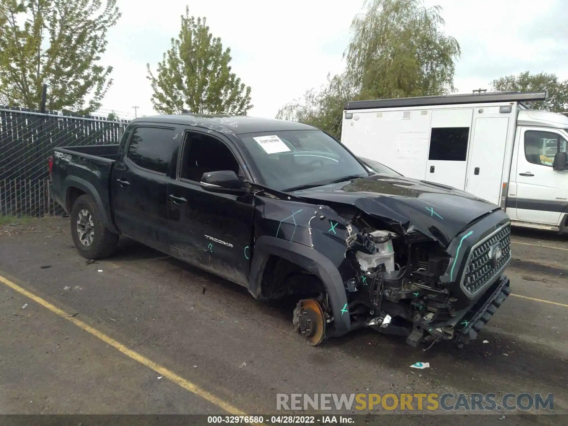 1 Photograph of a damaged car 3TMCZ5AN3KM252769 TOYOTA TACOMA 4WD 2019