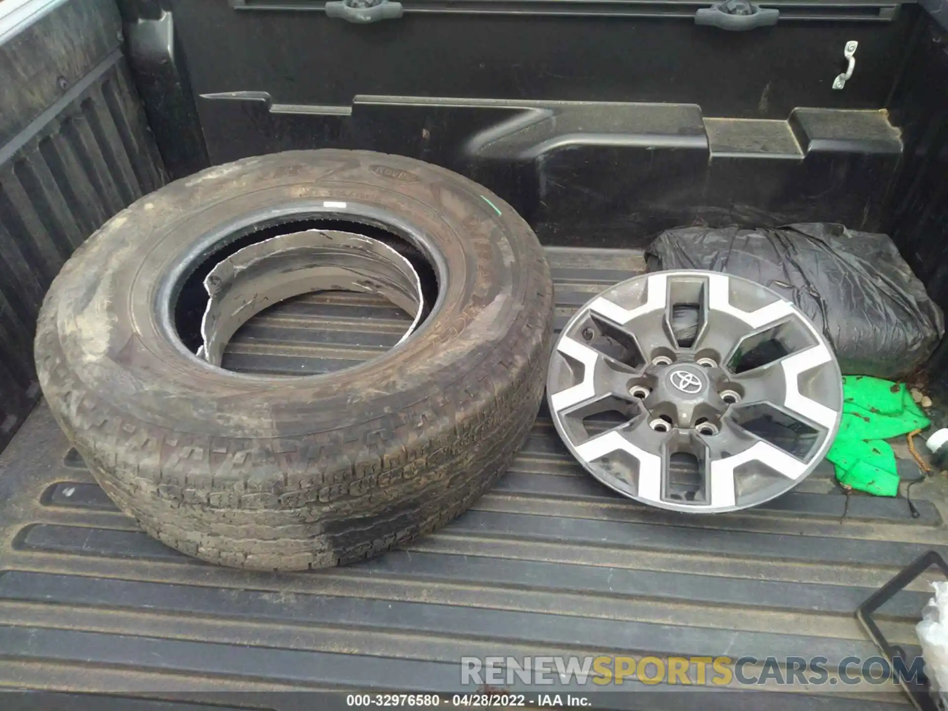 12 Photograph of a damaged car 3TMCZ5AN3KM252769 TOYOTA TACOMA 4WD 2019