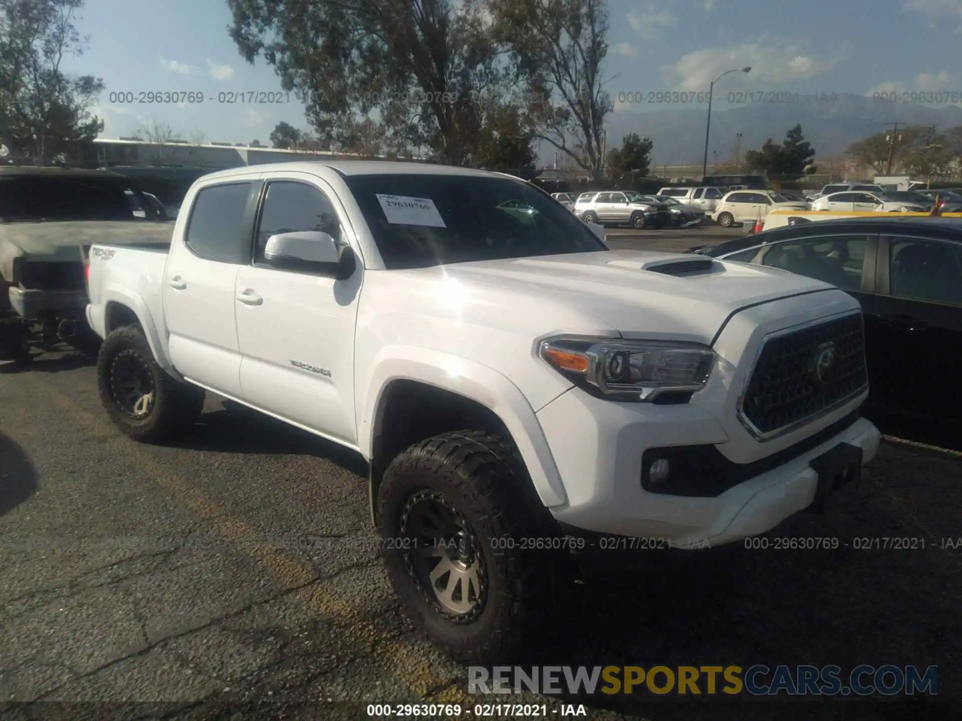 1 Photograph of a damaged car 3TMCZ5AN3KM258250 TOYOTA TACOMA 4WD 2019