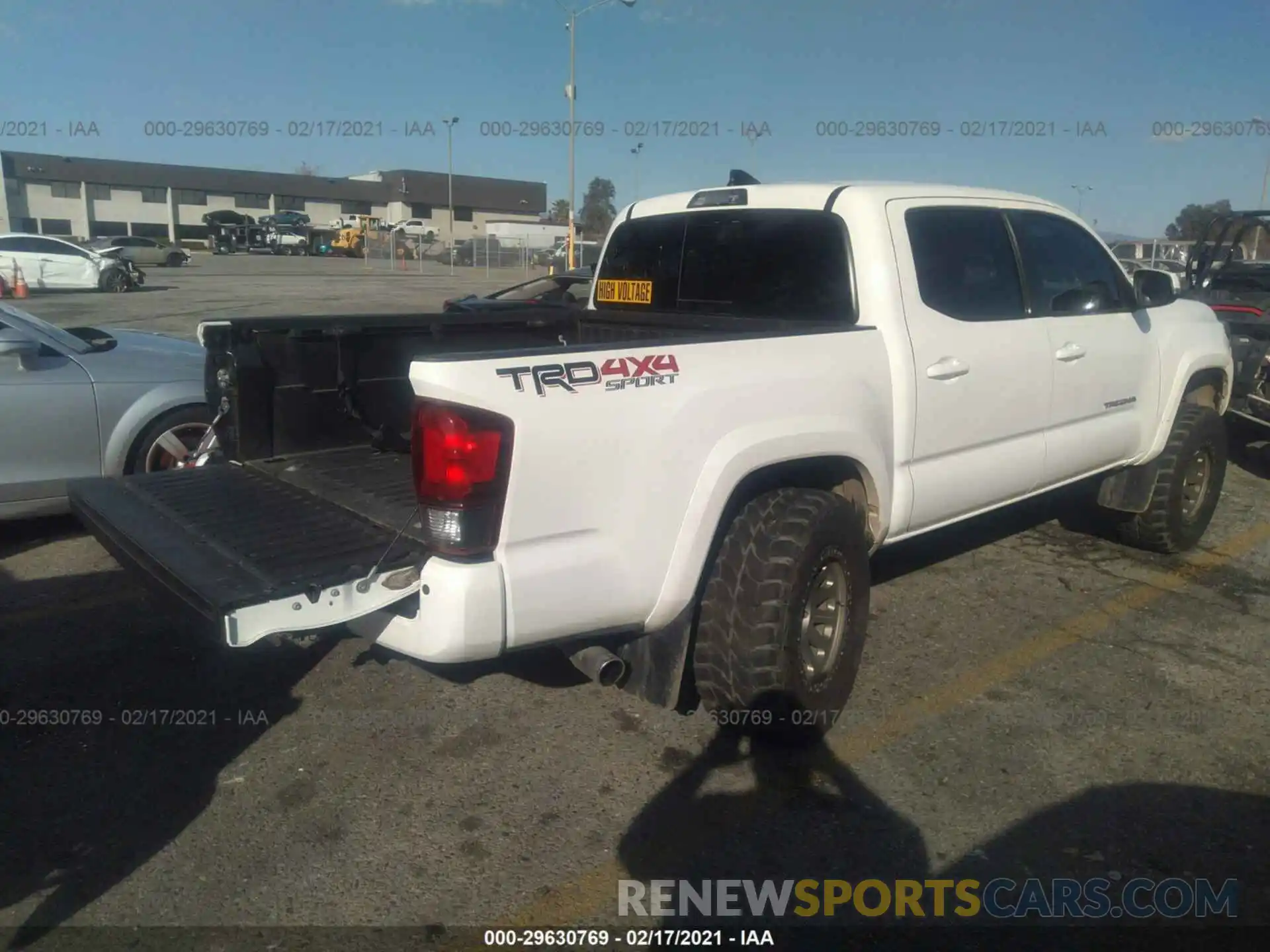 4 Photograph of a damaged car 3TMCZ5AN3KM258250 TOYOTA TACOMA 4WD 2019