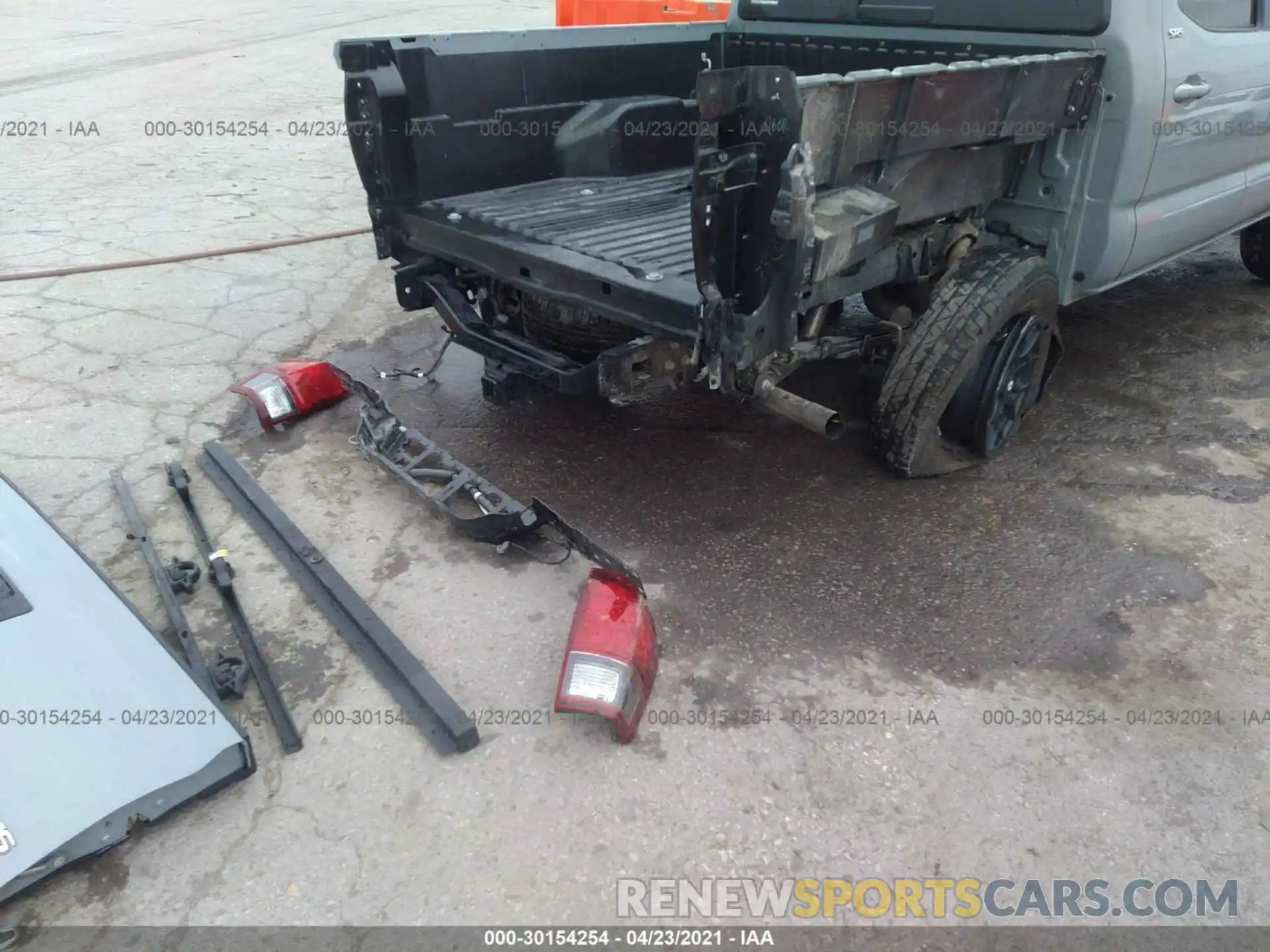 6 Photograph of a damaged car 3TMCZ5AN3KM274867 TOYOTA TACOMA 4WD 2019