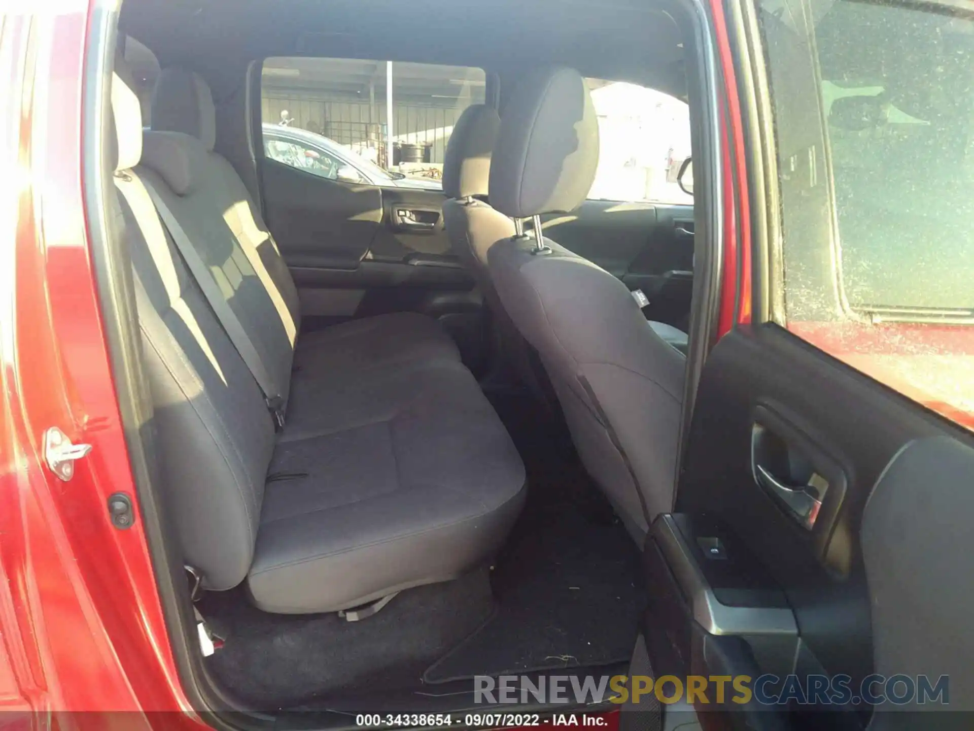 8 Photograph of a damaged car 3TMCZ5AN3KM280037 TOYOTA TACOMA 4WD 2019