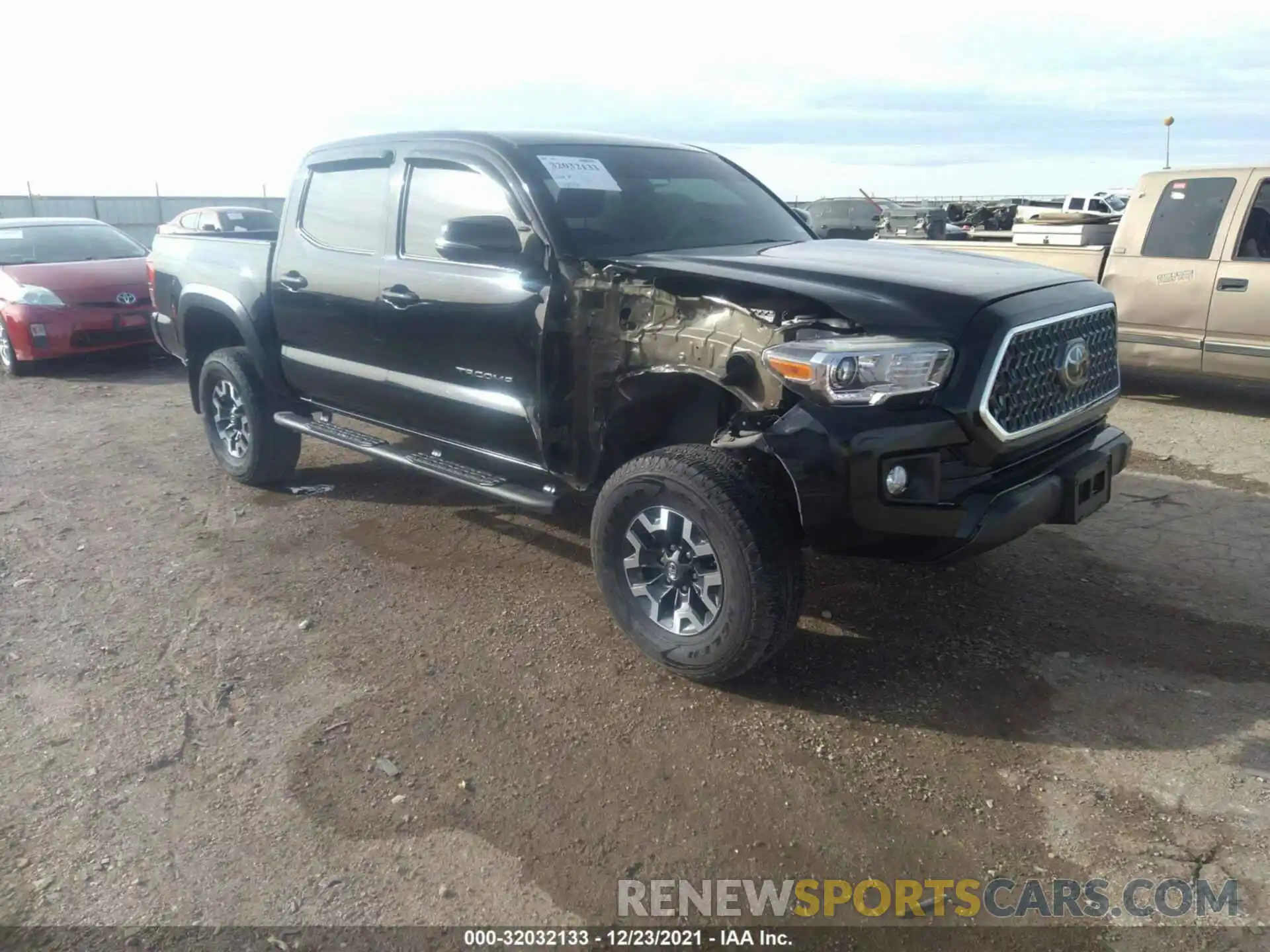 1 Photograph of a damaged car 3TMCZ5AN3KM284654 TOYOTA TACOMA 4WD 2019