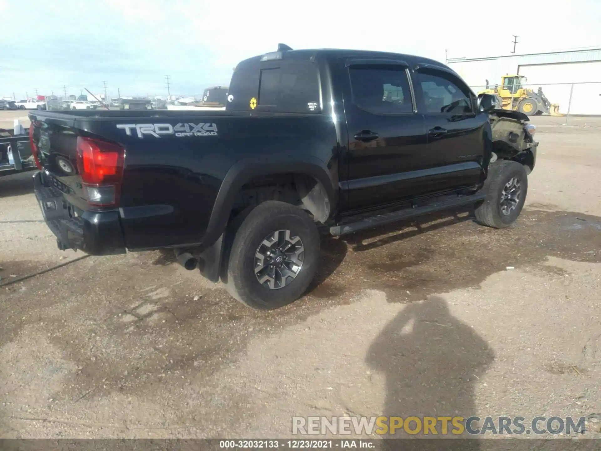 4 Photograph of a damaged car 3TMCZ5AN3KM284654 TOYOTA TACOMA 4WD 2019