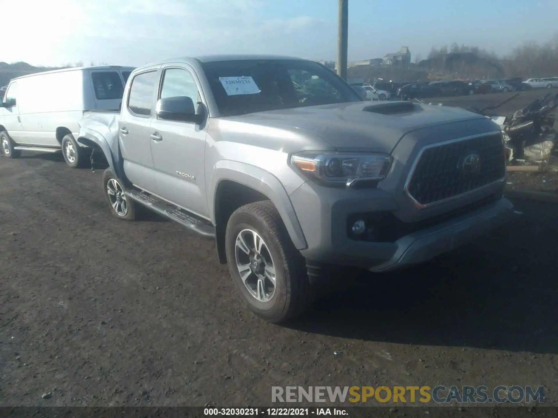 1 Photograph of a damaged car 3TMCZ5AN3KM285206 TOYOTA TACOMA 4WD 2019