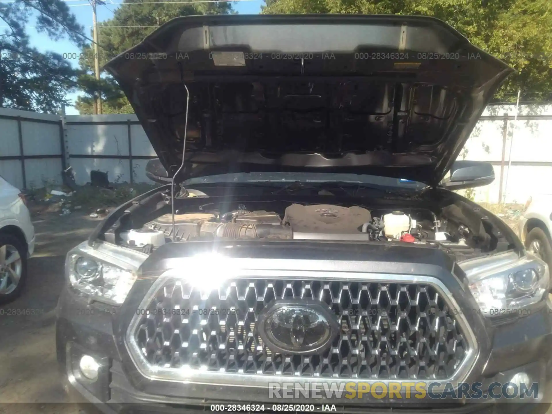 10 Photograph of a damaged car 3TMCZ5AN4KM192940 TOYOTA TACOMA 4WD 2019