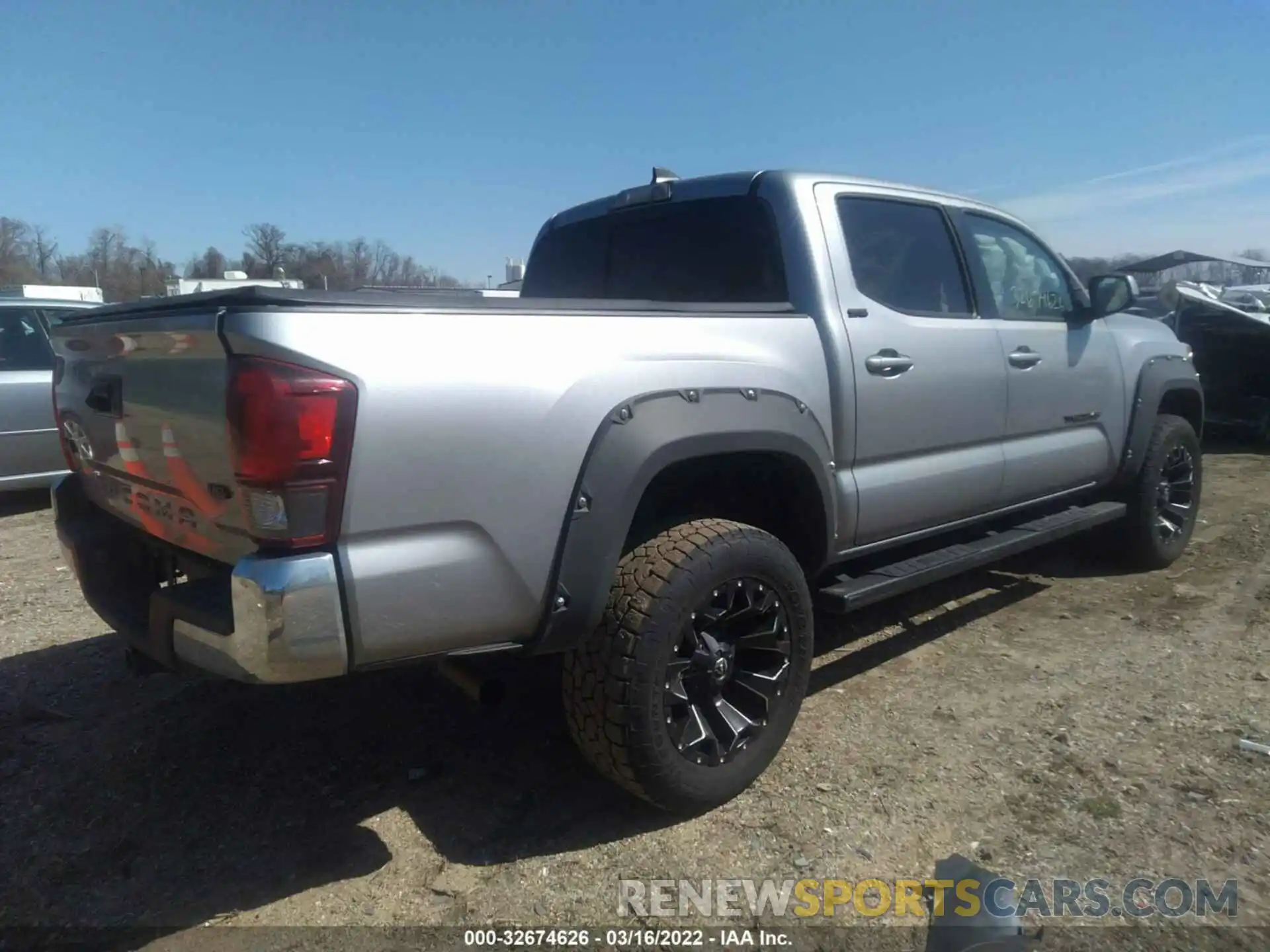 4 Photograph of a damaged car 3TMCZ5AN4KM211325 TOYOTA TACOMA 4WD 2019