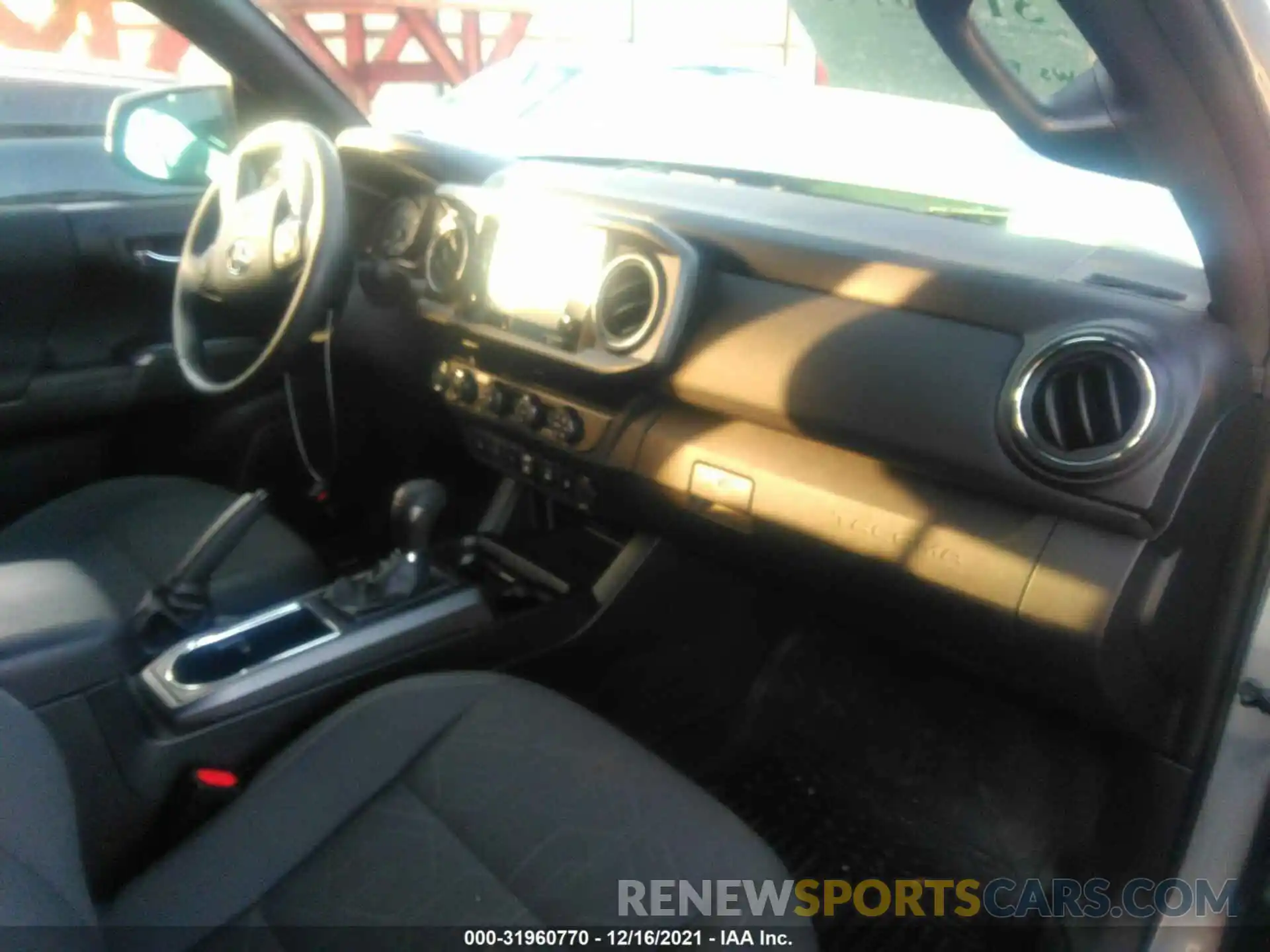 5 Photograph of a damaged car 3TMCZ5AN4KM214340 TOYOTA TACOMA 4WD 2019