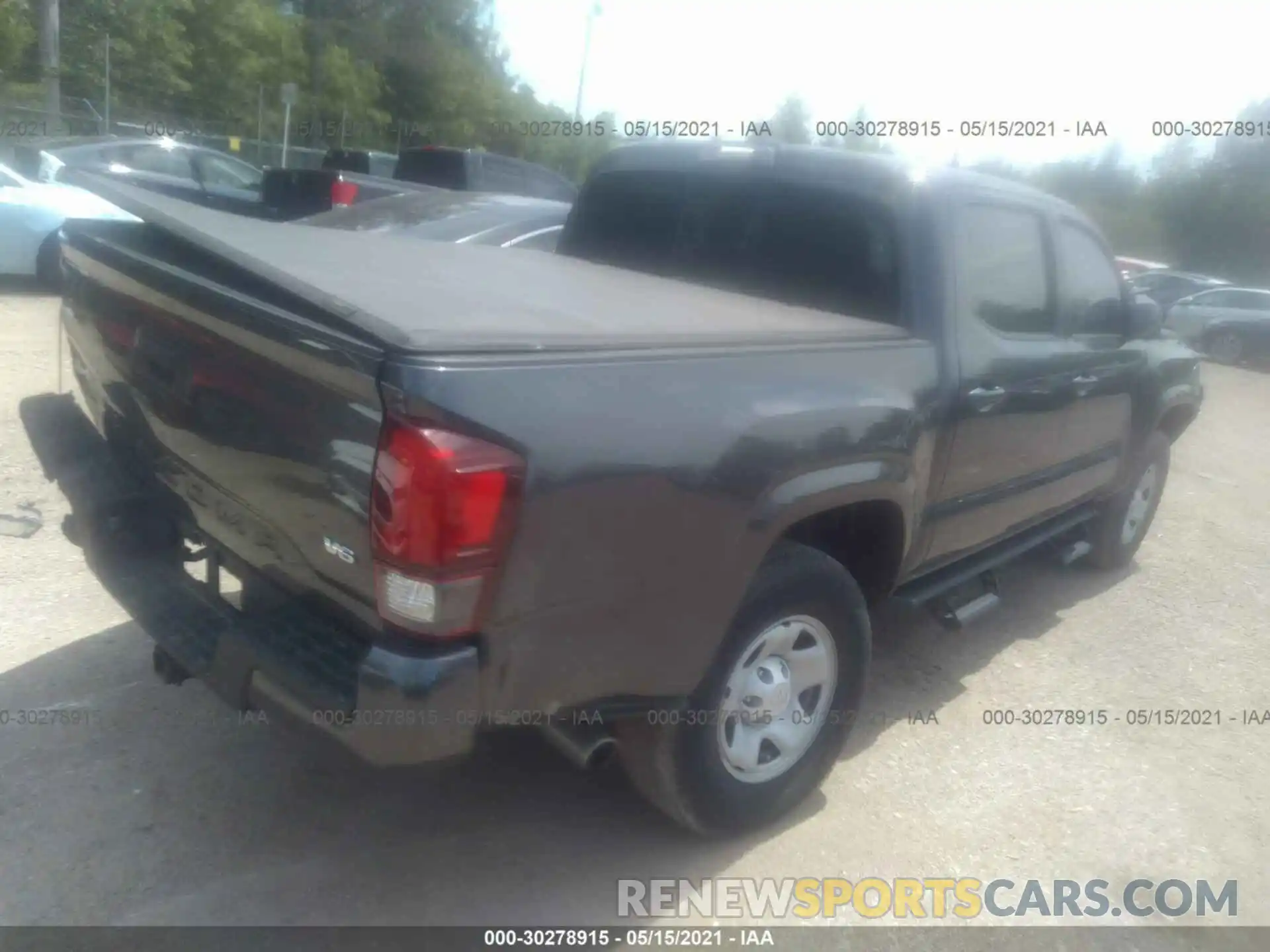 4 Photograph of a damaged car 3TMCZ5AN4KM219215 TOYOTA TACOMA 4WD 2019