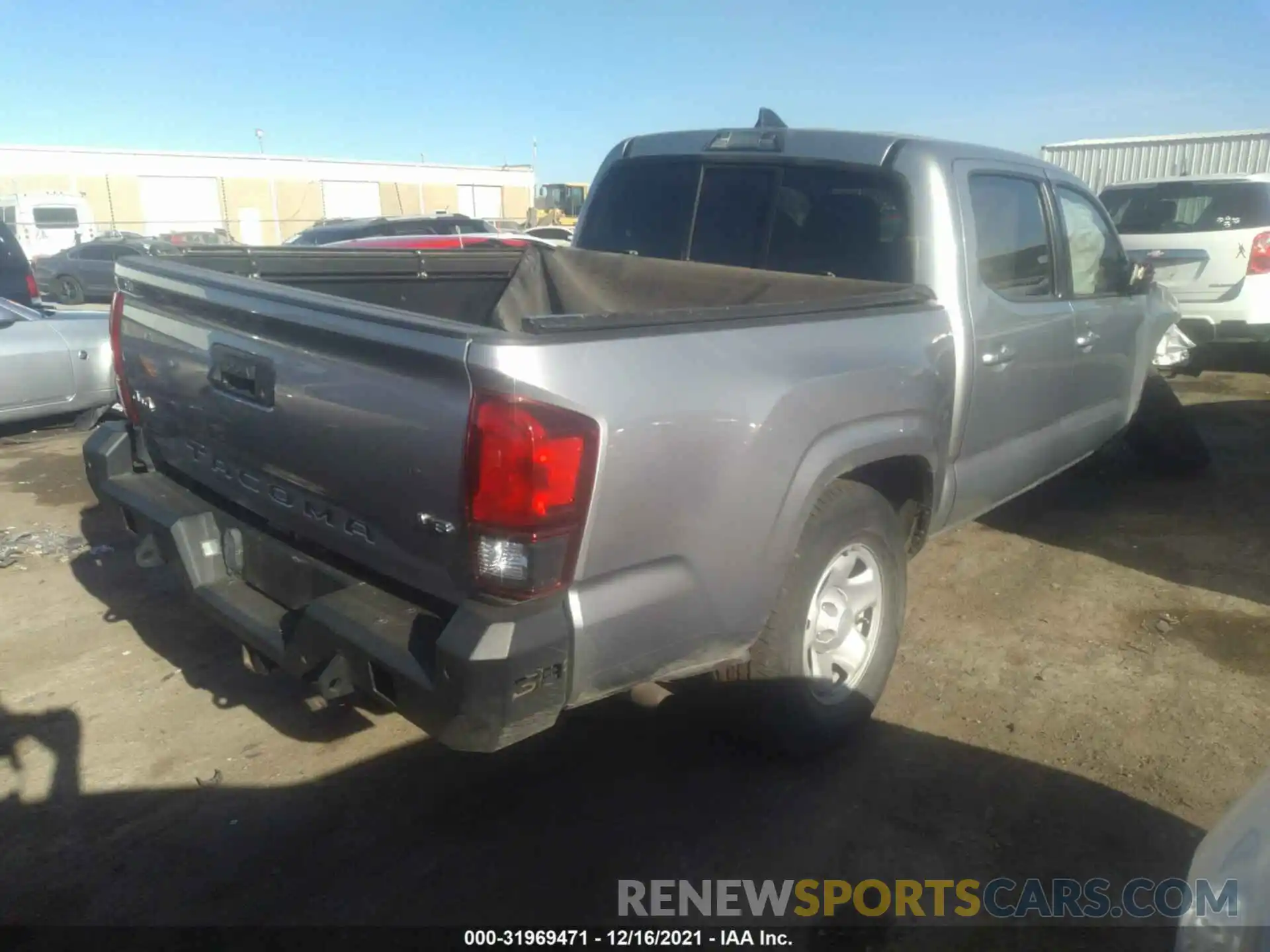 4 Photograph of a damaged car 3TMCZ5AN4KM221899 TOYOTA TACOMA 4WD 2019