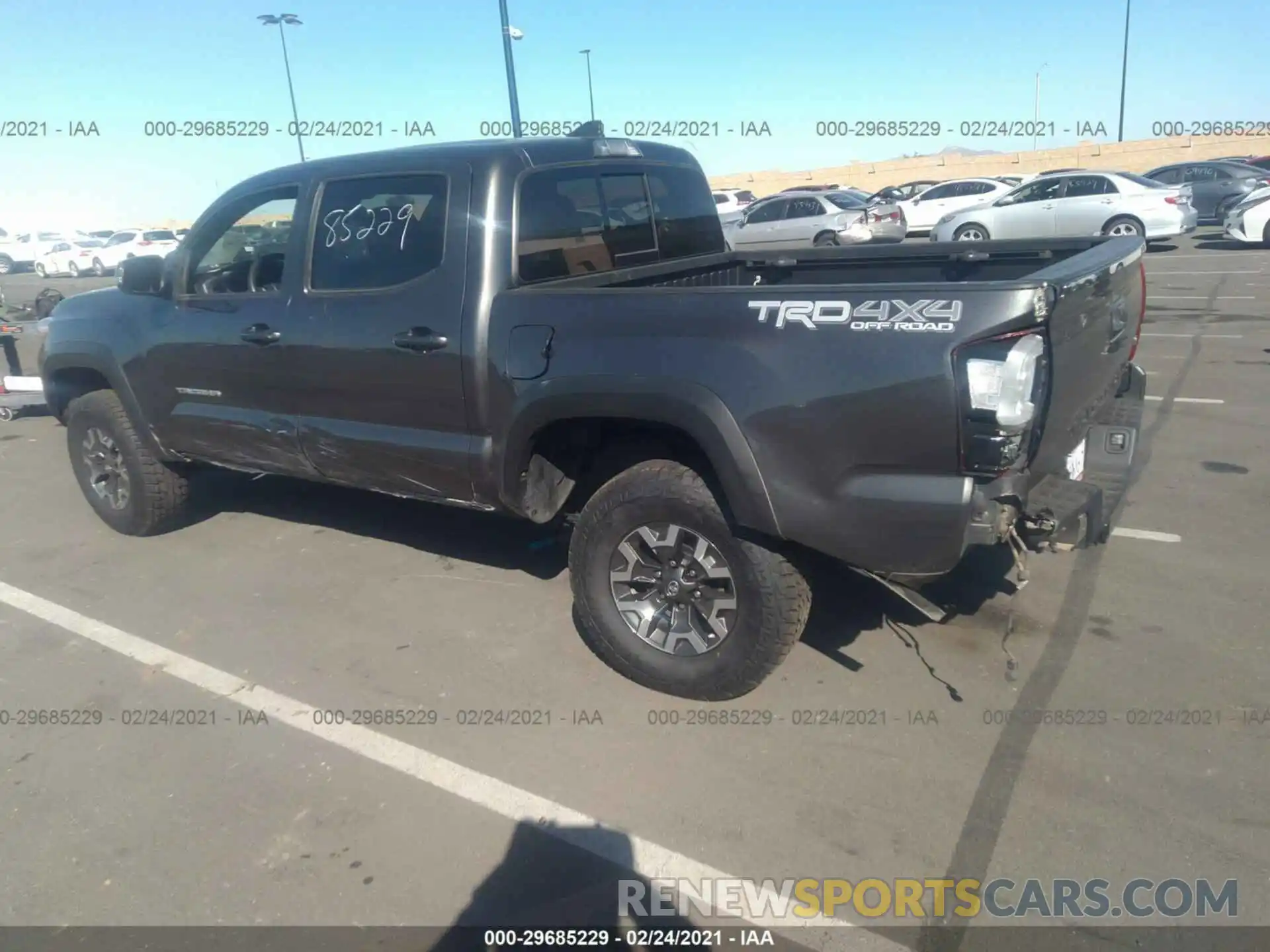 6 Photograph of a damaged car 3TMCZ5AN4KM222597 TOYOTA TACOMA 4WD 2019