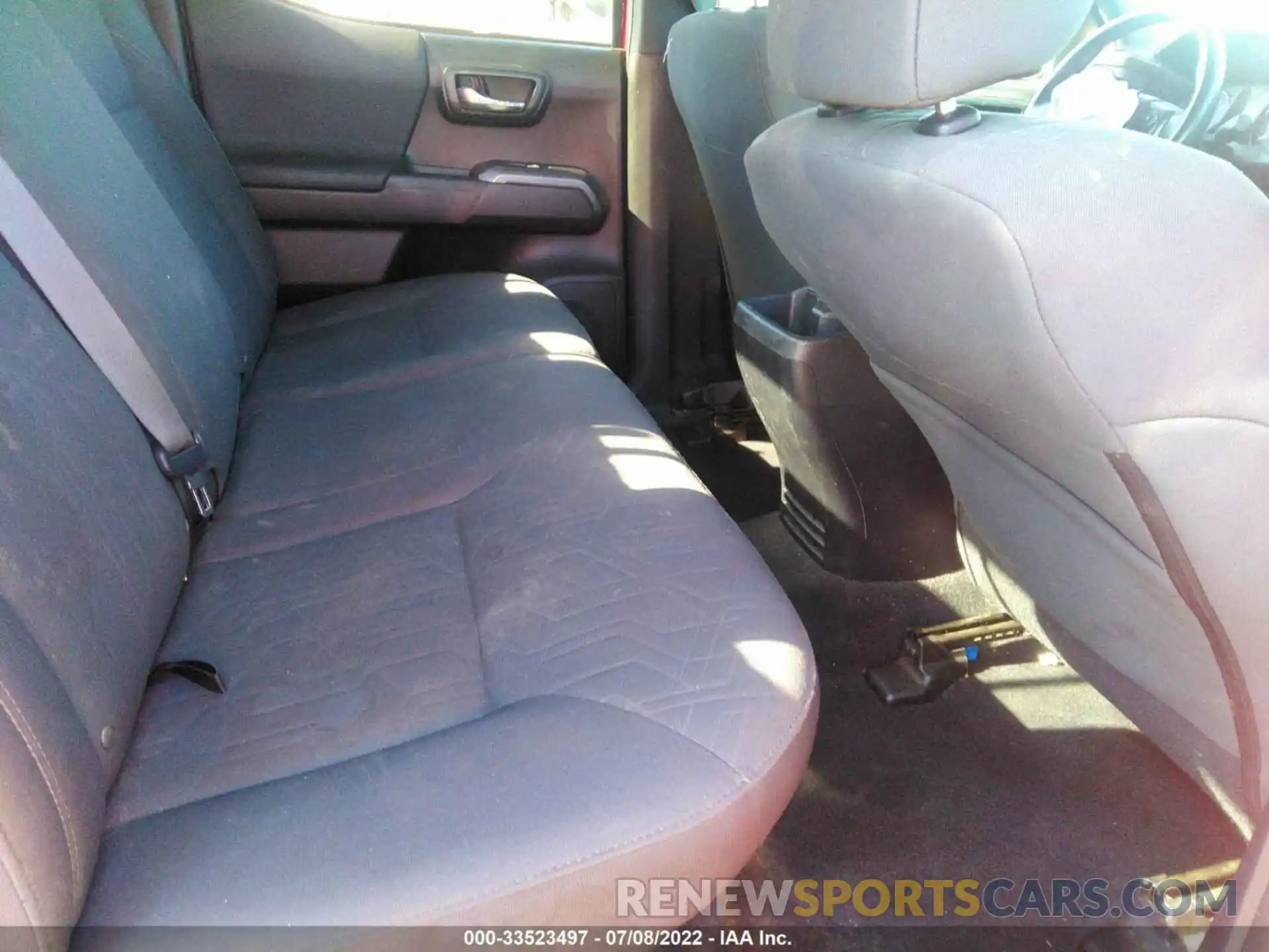 8 Photograph of a damaged car 3TMCZ5AN4KM223488 TOYOTA TACOMA 4WD 2019