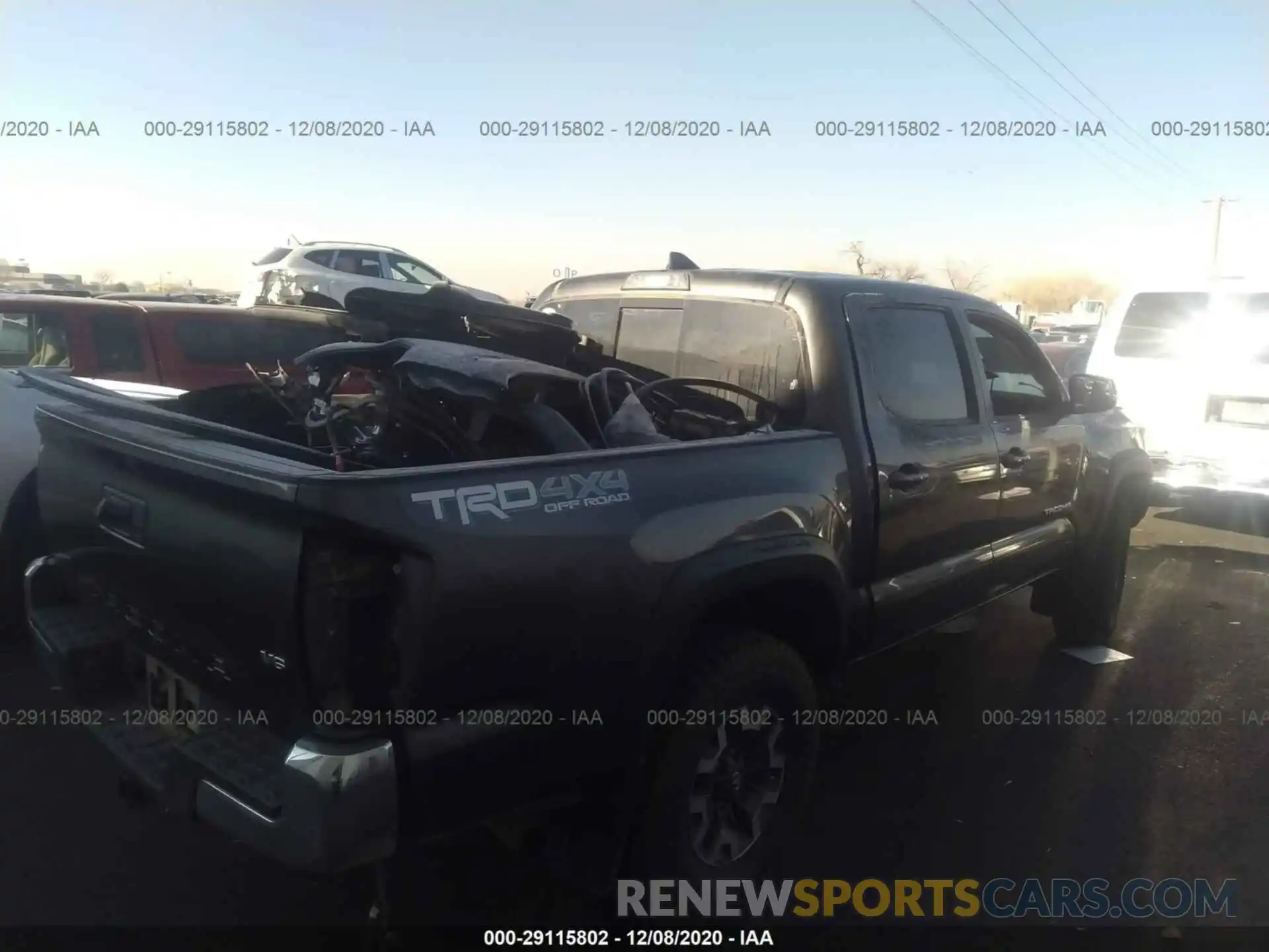 4 Photograph of a damaged car 3TMCZ5AN4KM225886 TOYOTA TACOMA 4WD 2019