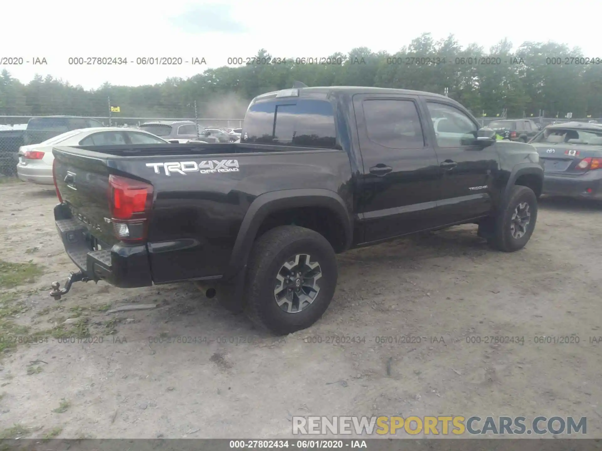 4 Photograph of a damaged car 3TMCZ5AN4KM229582 TOYOTA TACOMA 4WD 2019