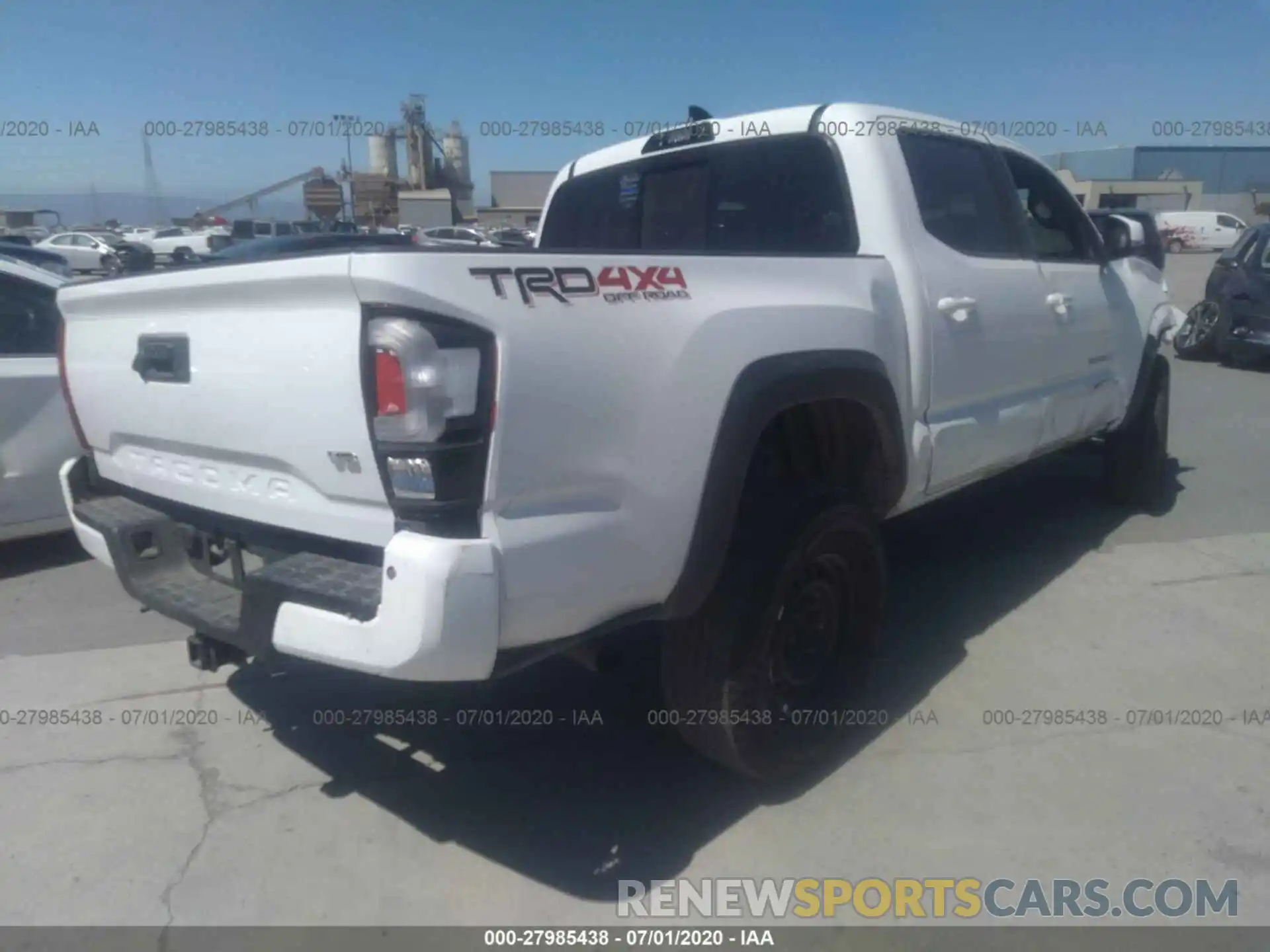 4 Фотография поврежденного автомобиля 3TMCZ5AN4KM246138 TOYOTA TACOMA 4WD 2019