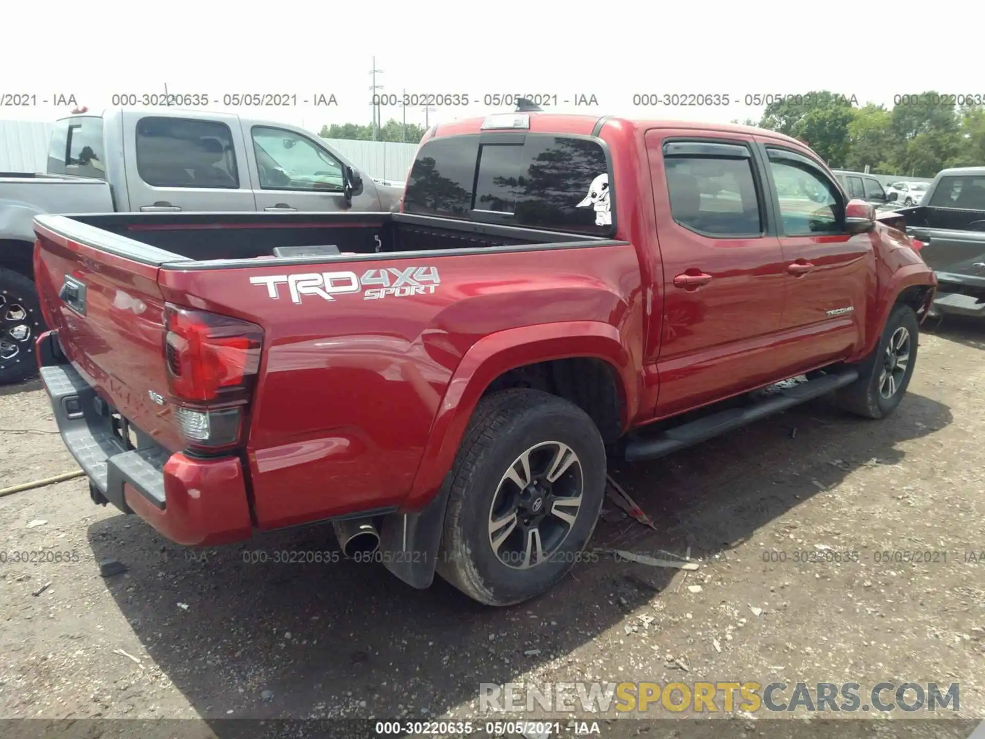 4 Фотография поврежденного автомобиля 3TMCZ5AN4KM247676 TOYOTA TACOMA 4WD 2019