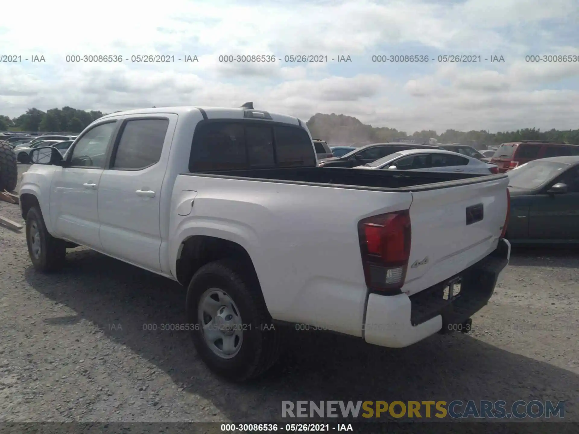 3 Фотография поврежденного автомобиля 3TMCZ5AN4KM249329 TOYOTA TACOMA 4WD 2019