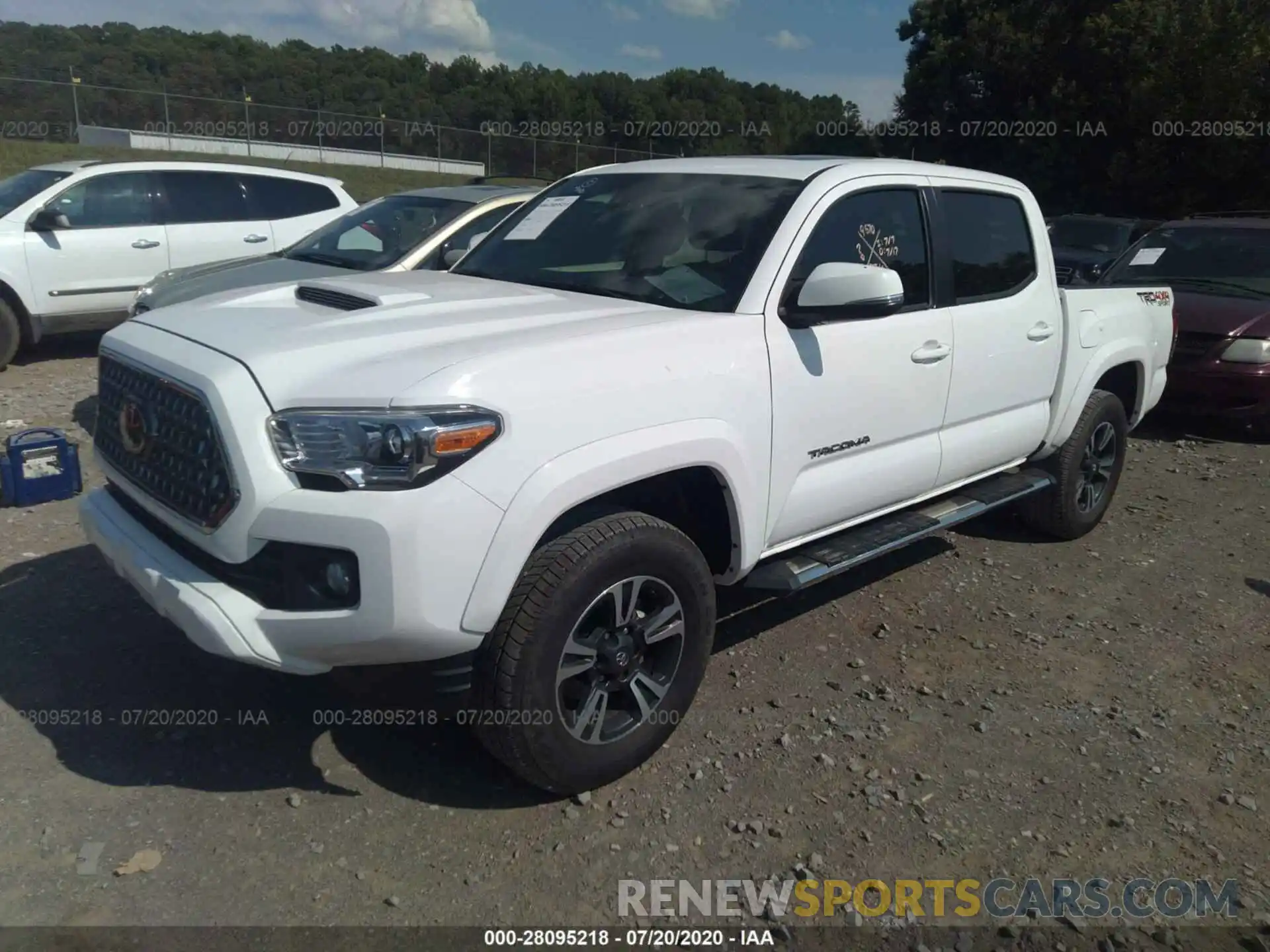 2 Фотография поврежденного автомобиля 3TMCZ5AN4KM252523 TOYOTA TACOMA 4WD 2019