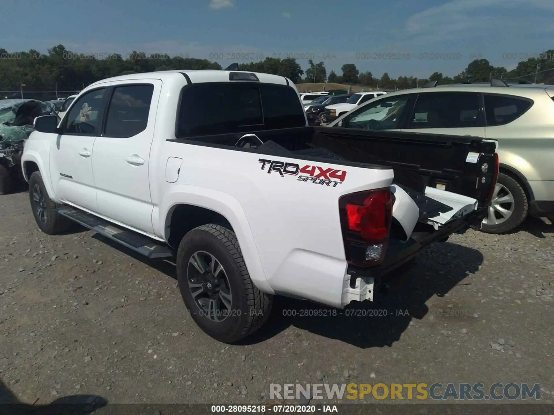 3 Photograph of a damaged car 3TMCZ5AN4KM252523 TOYOTA TACOMA 4WD 2019