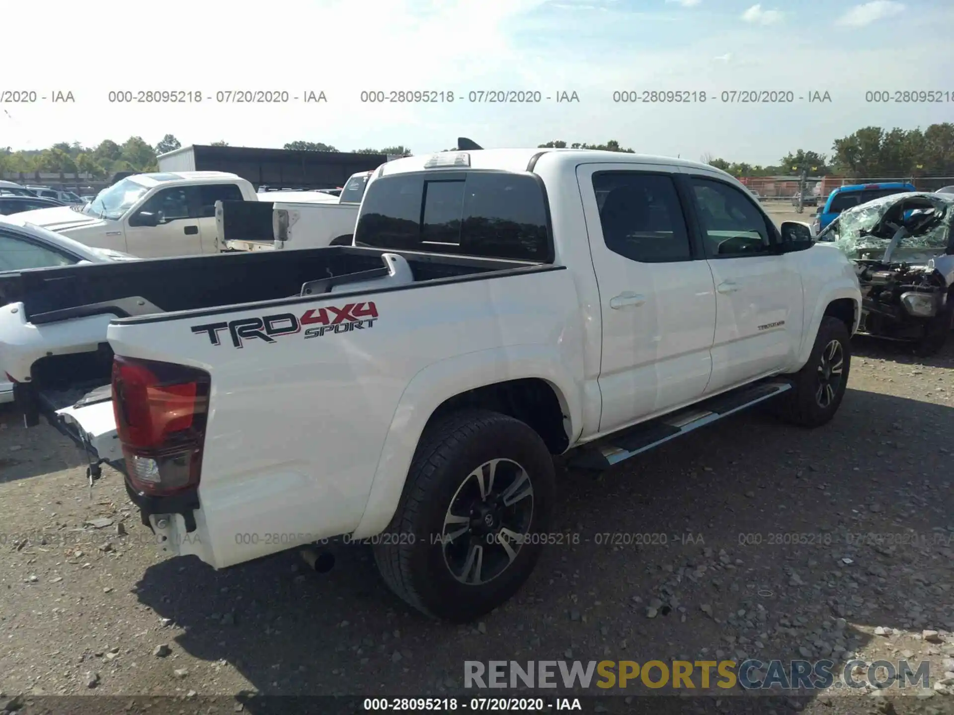 4 Photograph of a damaged car 3TMCZ5AN4KM252523 TOYOTA TACOMA 4WD 2019