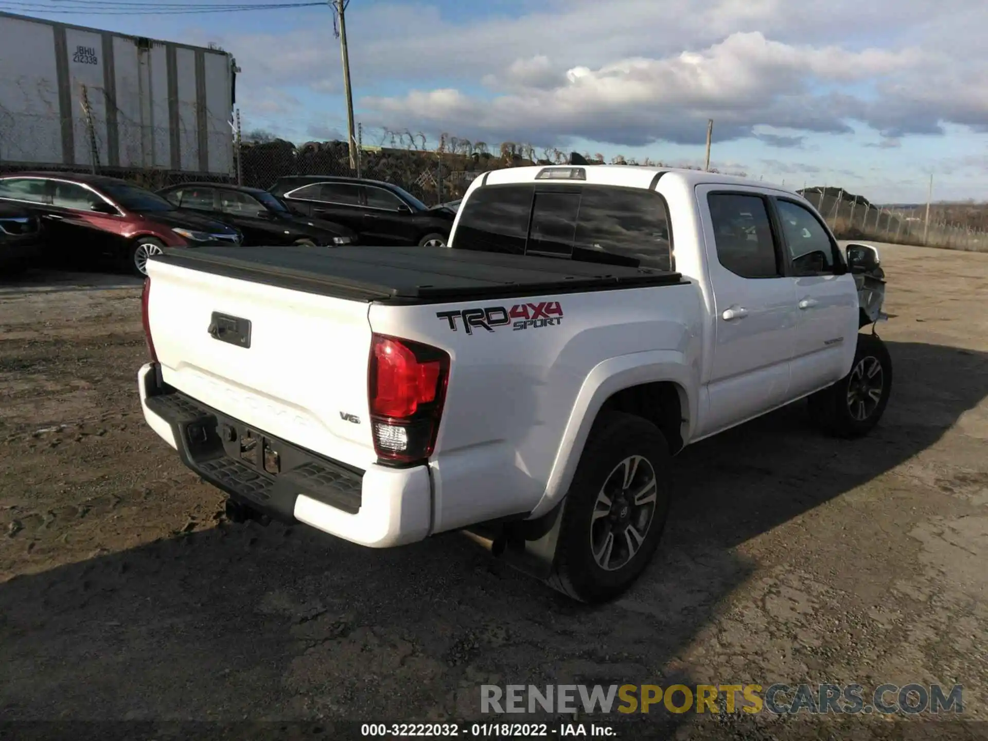 4 Фотография поврежденного автомобиля 3TMCZ5AN4KM265689 TOYOTA TACOMA 4WD 2019