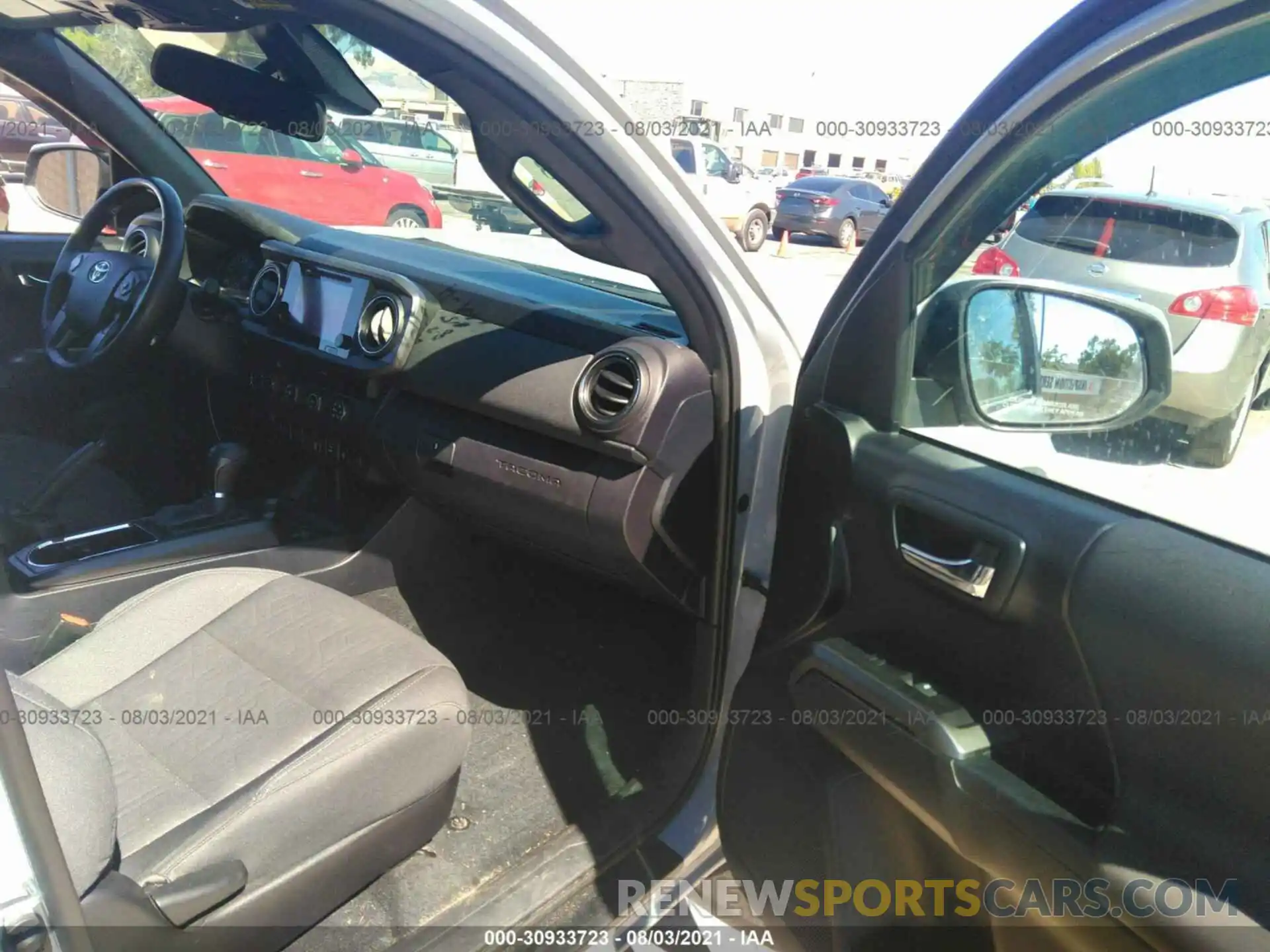 5 Photograph of a damaged car 3TMCZ5AN4KM268978 TOYOTA TACOMA 4WD 2019