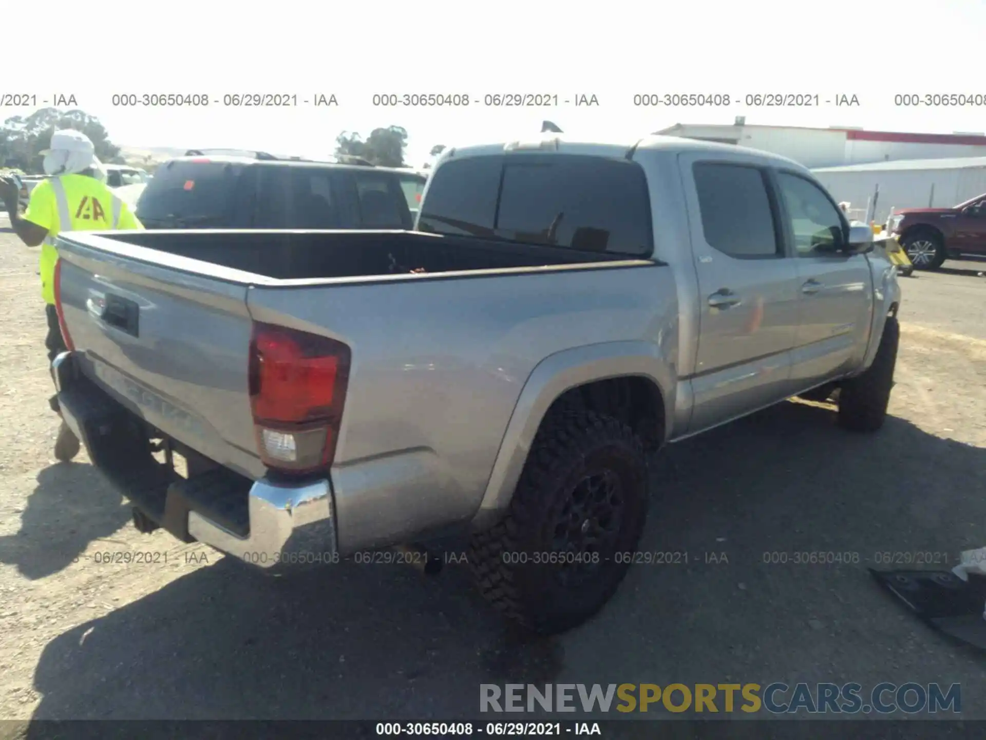 4 Photograph of a damaged car 3TMCZ5AN4KM272030 TOYOTA TACOMA 4WD 2019