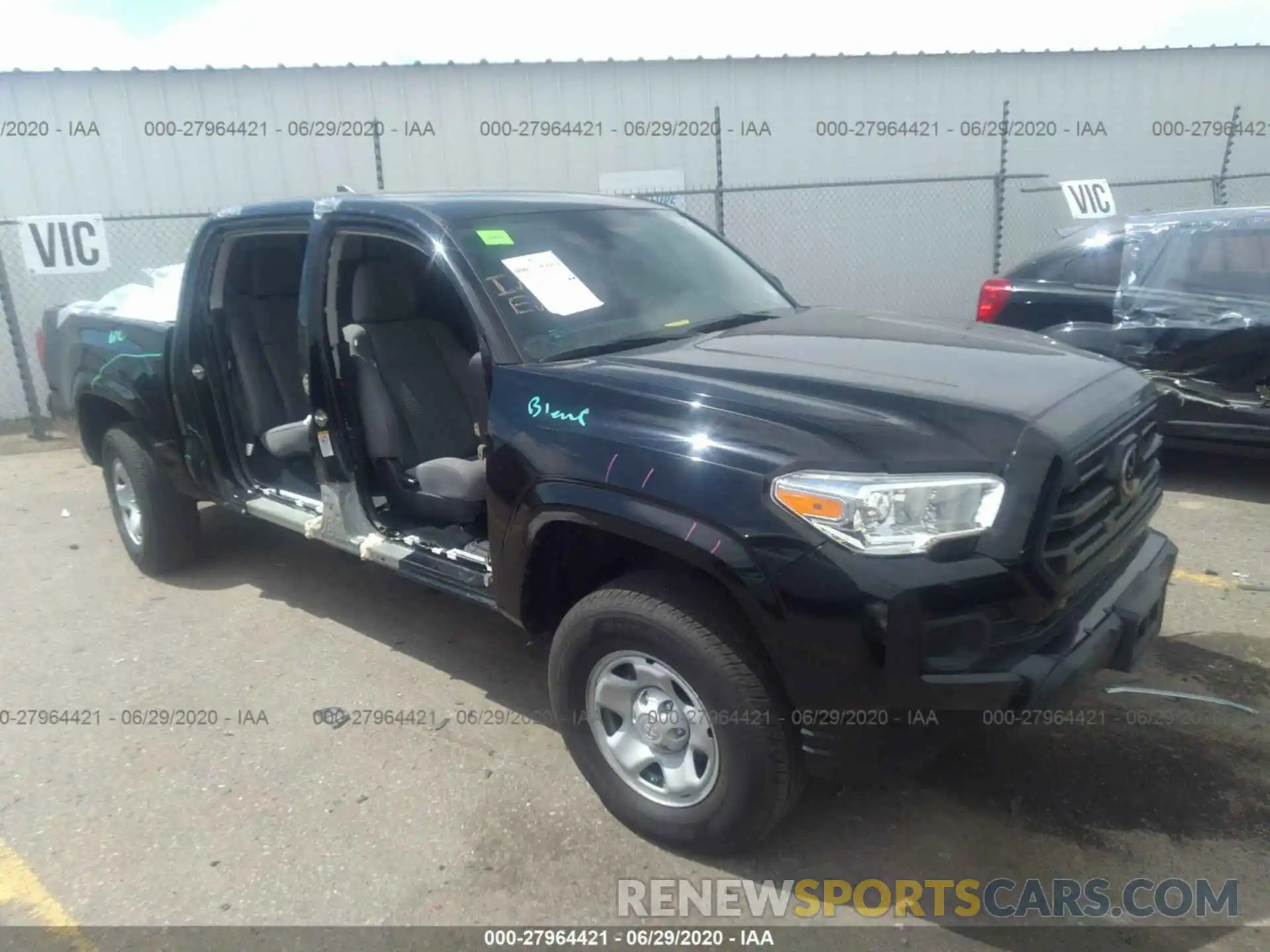 1 Photograph of a damaged car 3TMCZ5AN4KM276319 TOYOTA TACOMA 4WD 2019