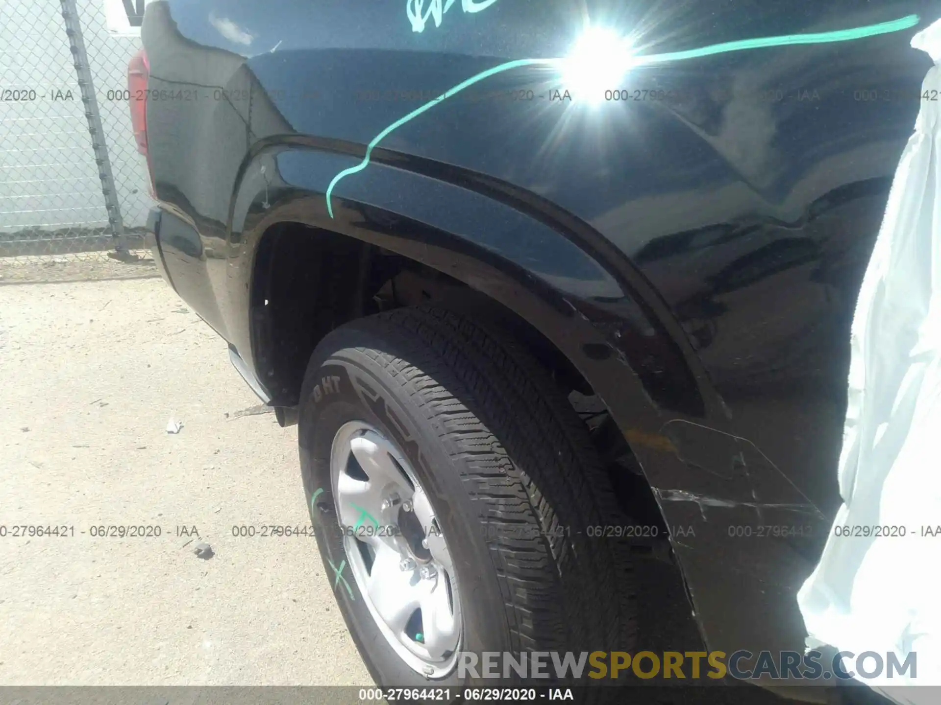 6 Photograph of a damaged car 3TMCZ5AN4KM276319 TOYOTA TACOMA 4WD 2019