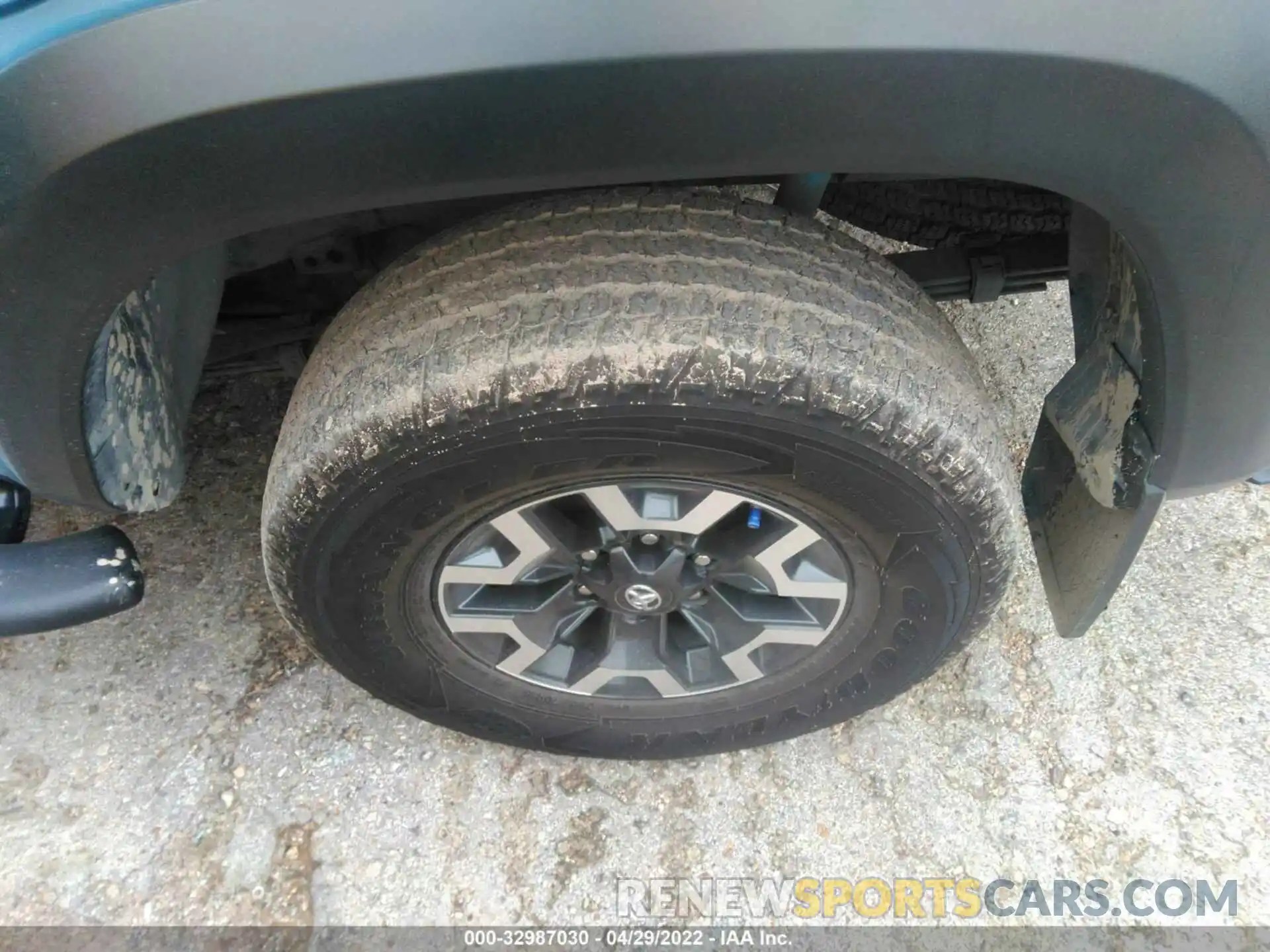 13 Фотография поврежденного автомобиля 3TMCZ5AN4KM281505 TOYOTA TACOMA 4WD 2019