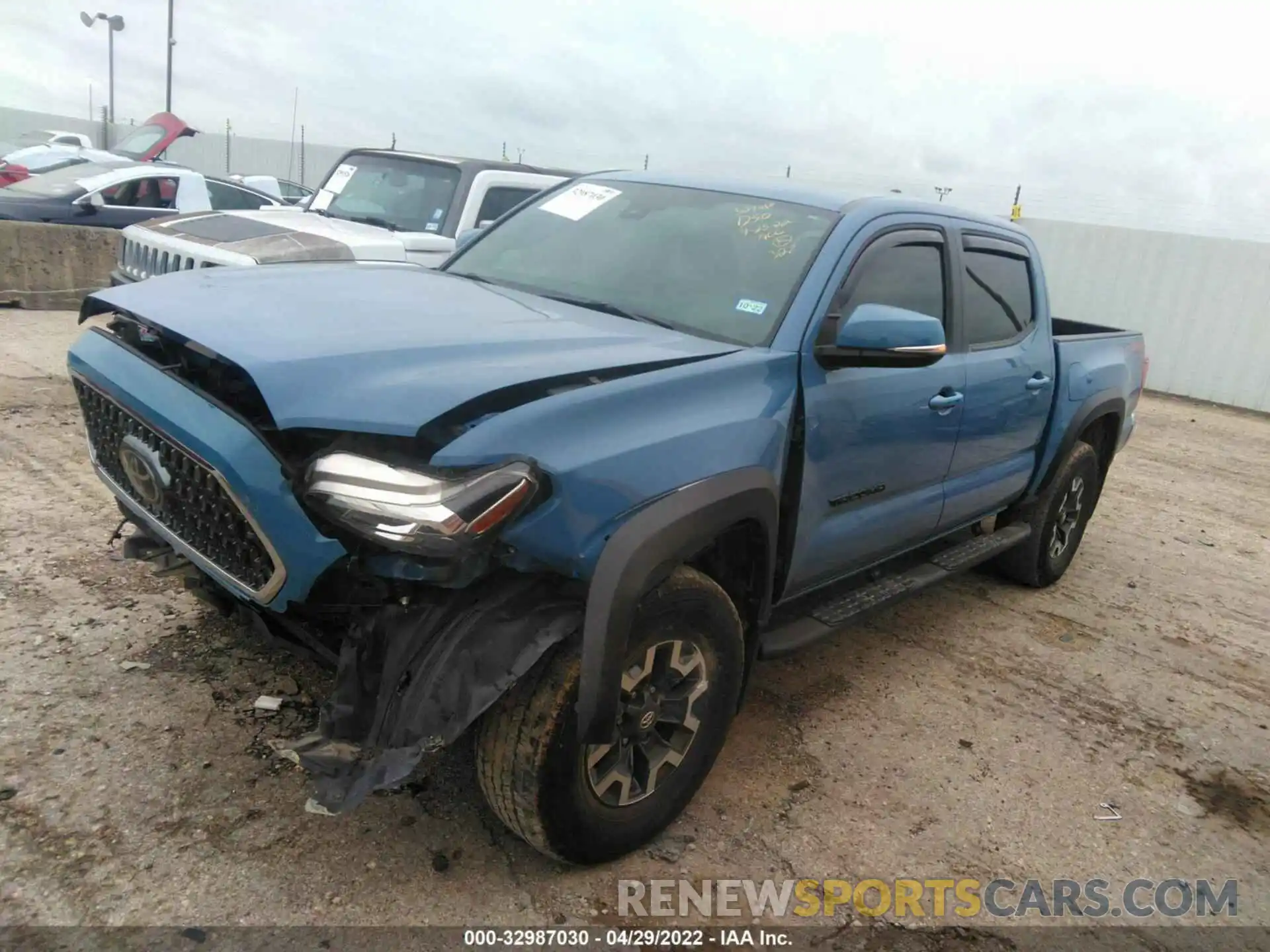 2 Фотография поврежденного автомобиля 3TMCZ5AN4KM281505 TOYOTA TACOMA 4WD 2019