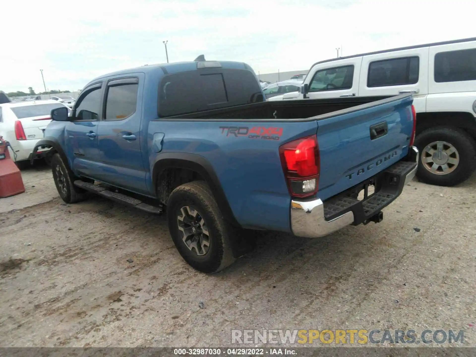 3 Фотография поврежденного автомобиля 3TMCZ5AN4KM281505 TOYOTA TACOMA 4WD 2019