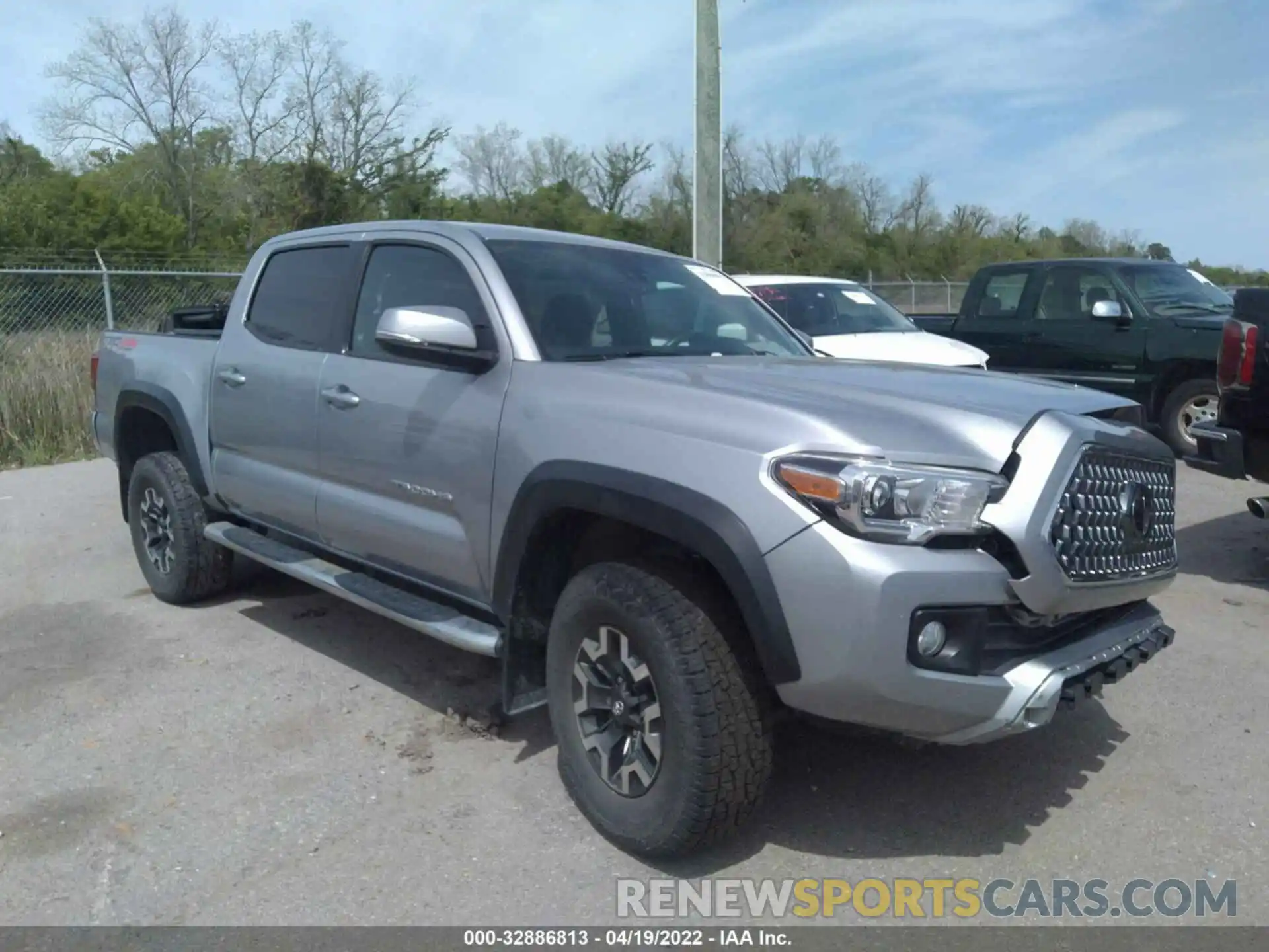 1 Photograph of a damaged car 3TMCZ5AN5KM207297 TOYOTA TACOMA 4WD 2019