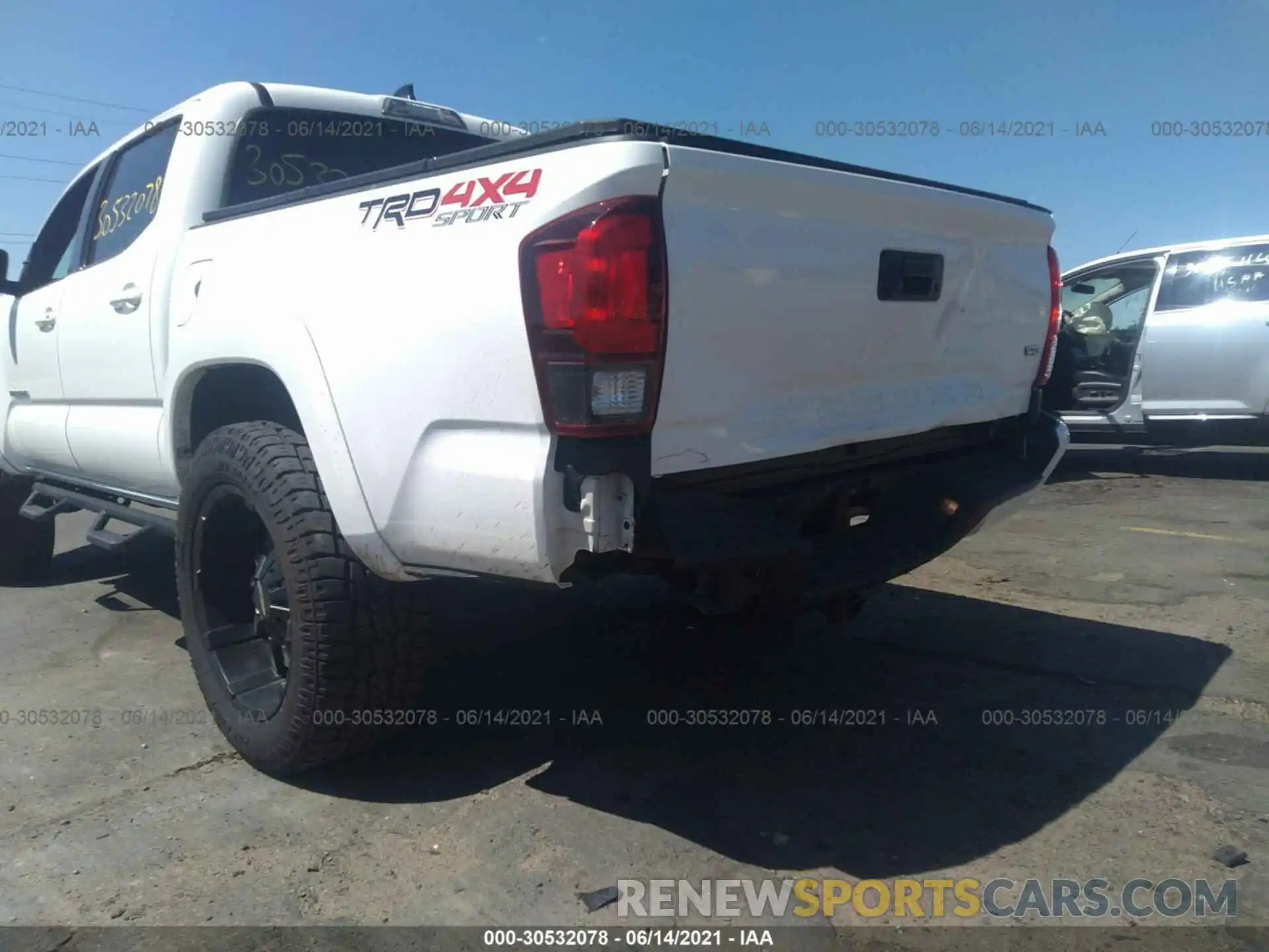 6 Photograph of a damaged car 3TMCZ5AN5KM215030 TOYOTA TACOMA 4WD 2019