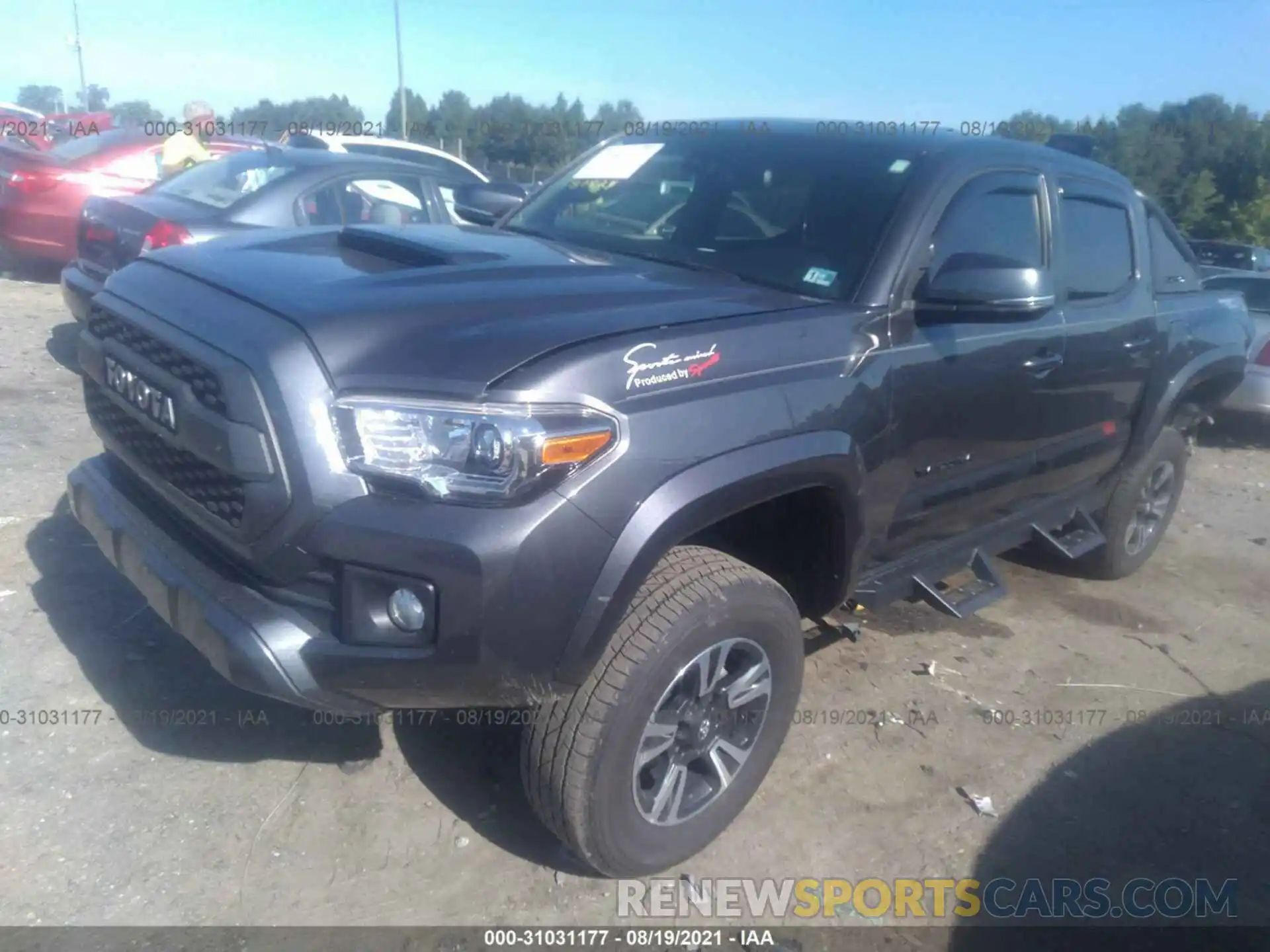 2 Фотография поврежденного автомобиля 3TMCZ5AN5KM215769 TOYOTA TACOMA 4WD 2019