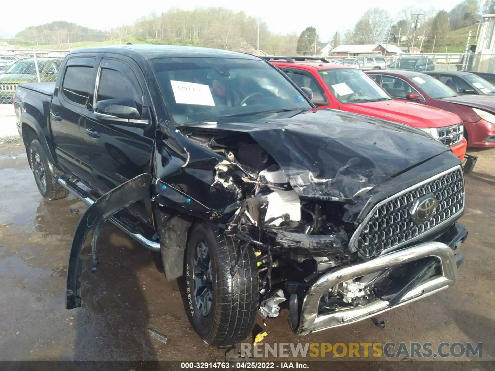 1 Photograph of a damaged car 3TMCZ5AN5KM226254 TOYOTA TACOMA 4WD 2019