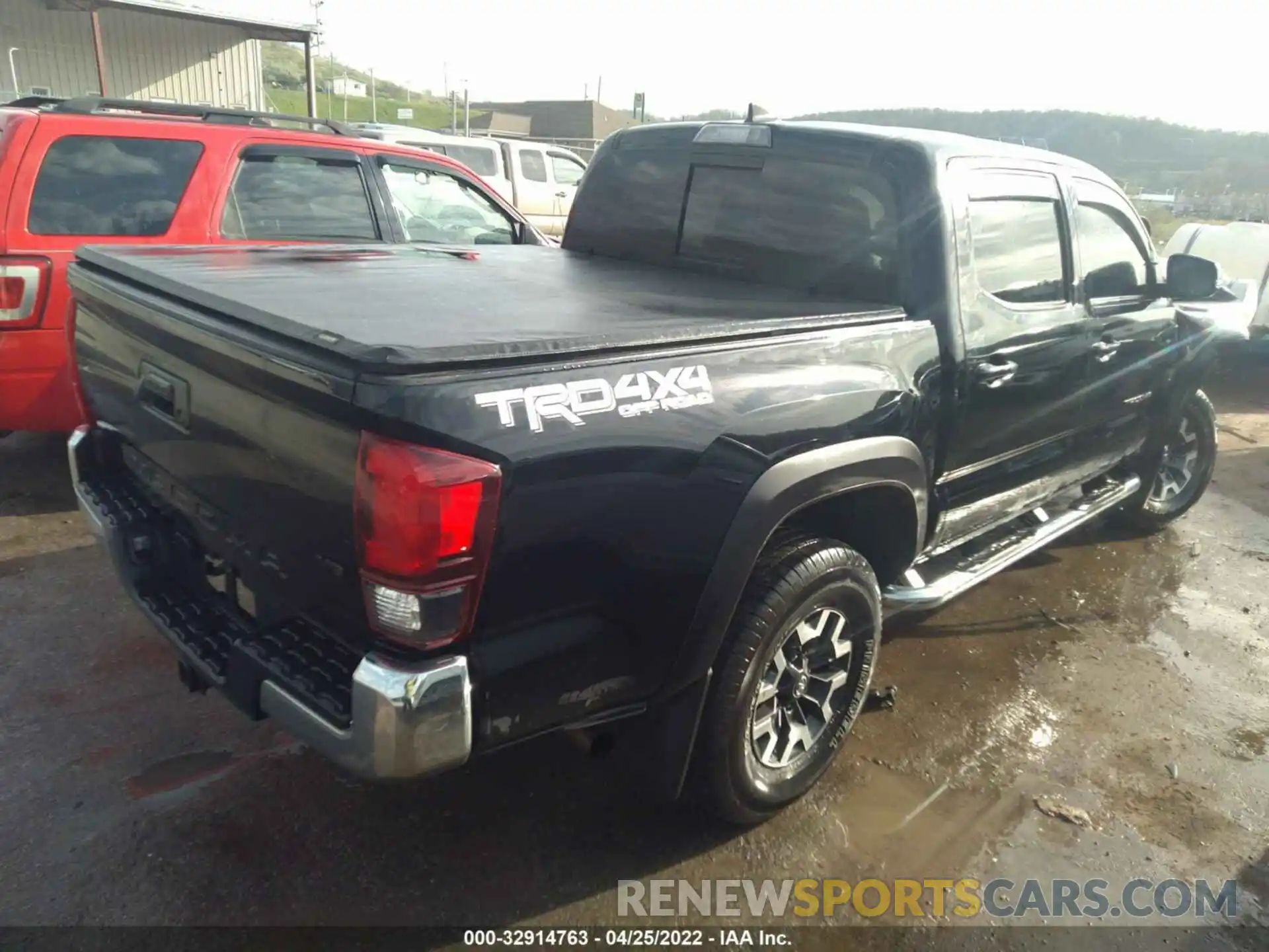 4 Photograph of a damaged car 3TMCZ5AN5KM226254 TOYOTA TACOMA 4WD 2019