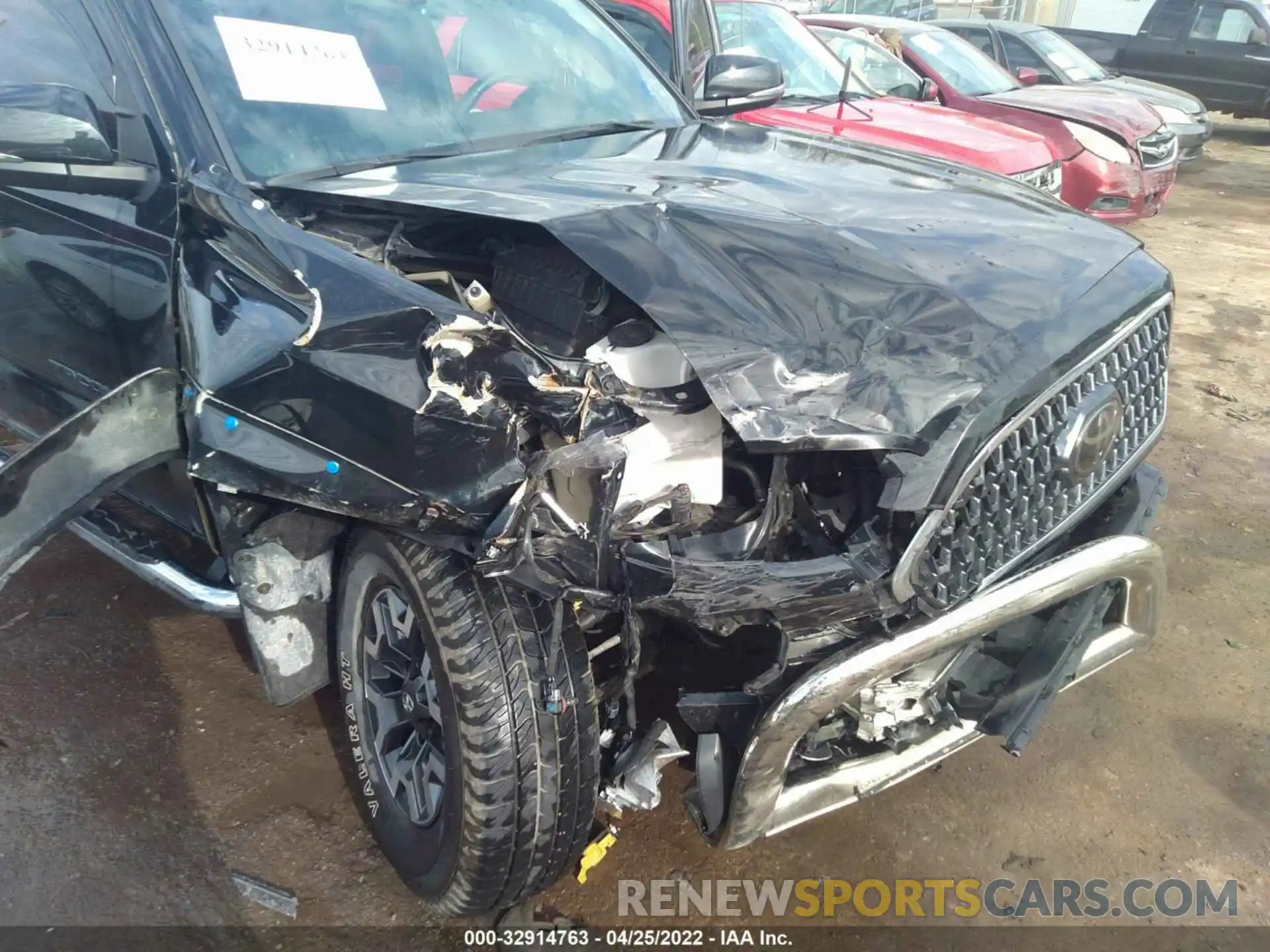 6 Photograph of a damaged car 3TMCZ5AN5KM226254 TOYOTA TACOMA 4WD 2019