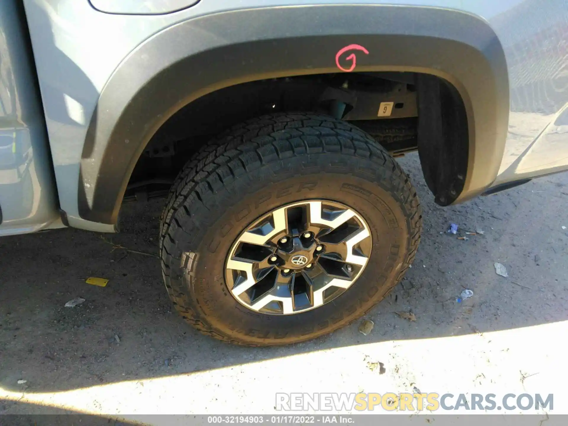 14 Фотография поврежденного автомобиля 3TMCZ5AN5KM227811 TOYOTA TACOMA 4WD 2019