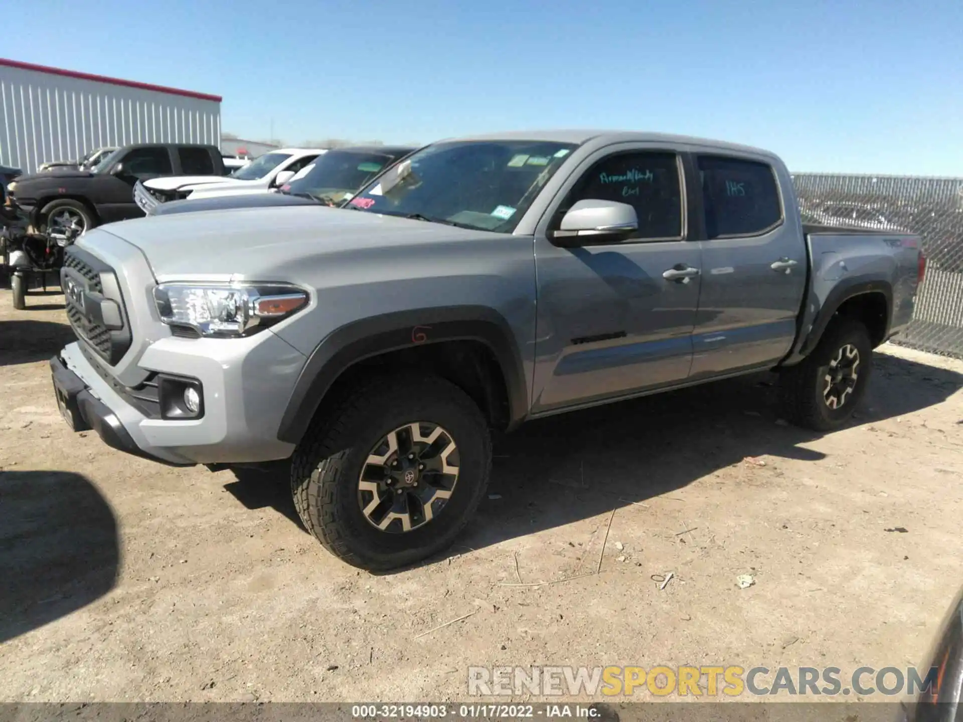 2 Фотография поврежденного автомобиля 3TMCZ5AN5KM227811 TOYOTA TACOMA 4WD 2019