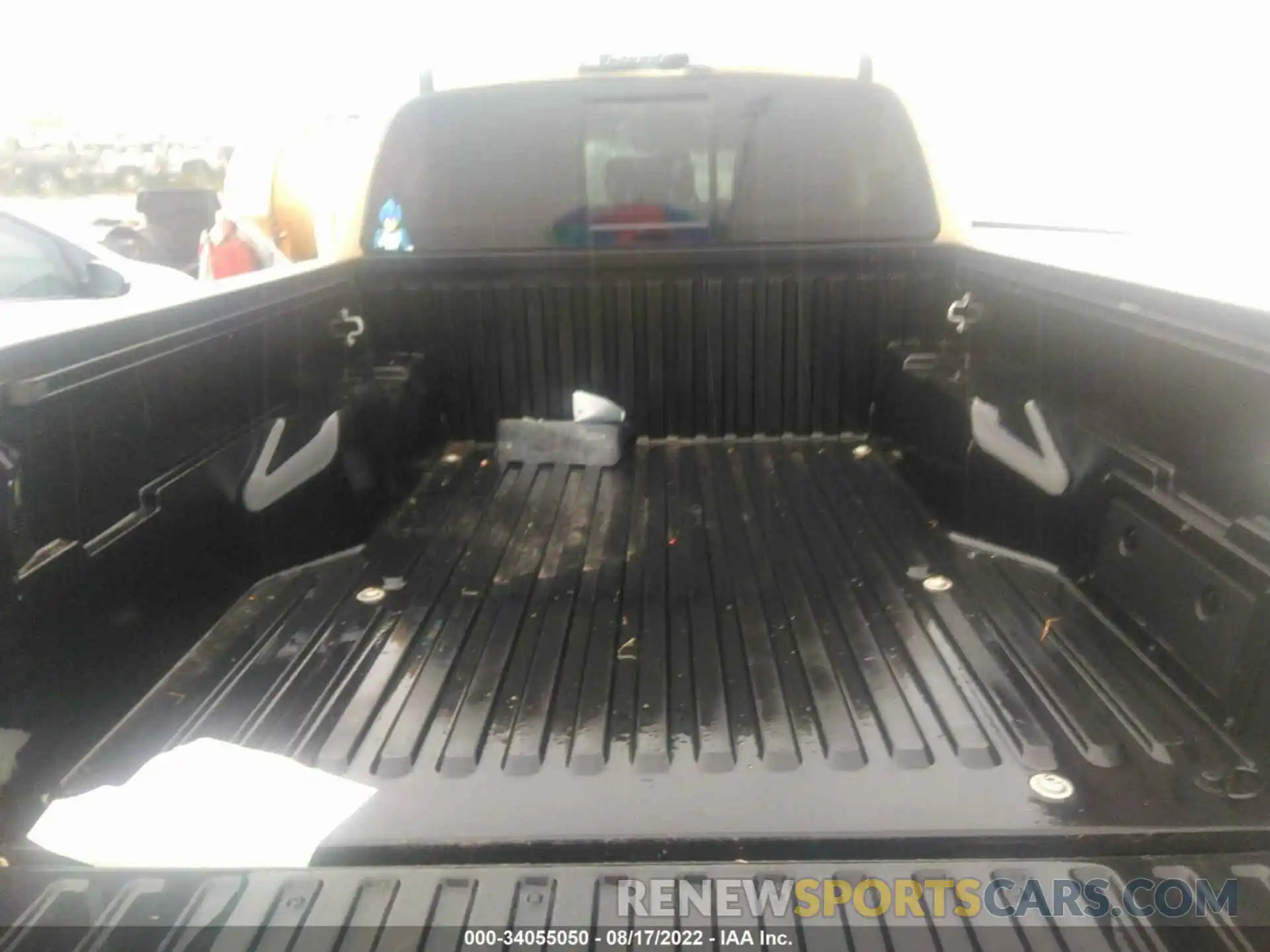 8 Фотография поврежденного автомобиля 3TMCZ5AN5KM230465 TOYOTA TACOMA 4WD 2019