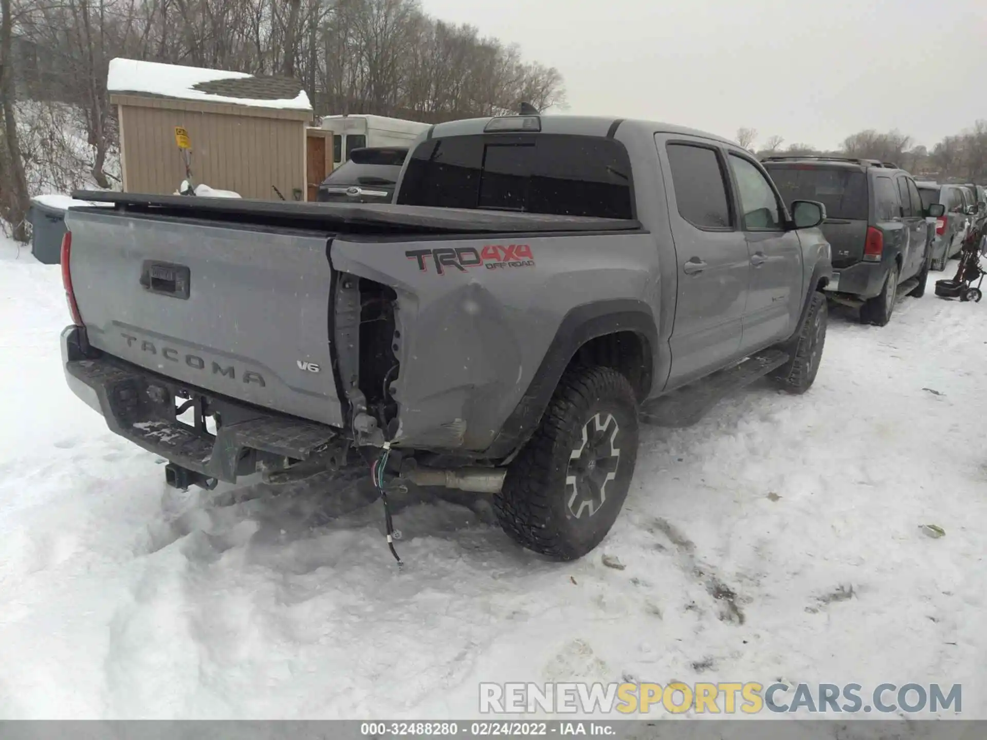 4 Photograph of a damaged car 3TMCZ5AN5KM231602 TOYOTA TACOMA 4WD 2019