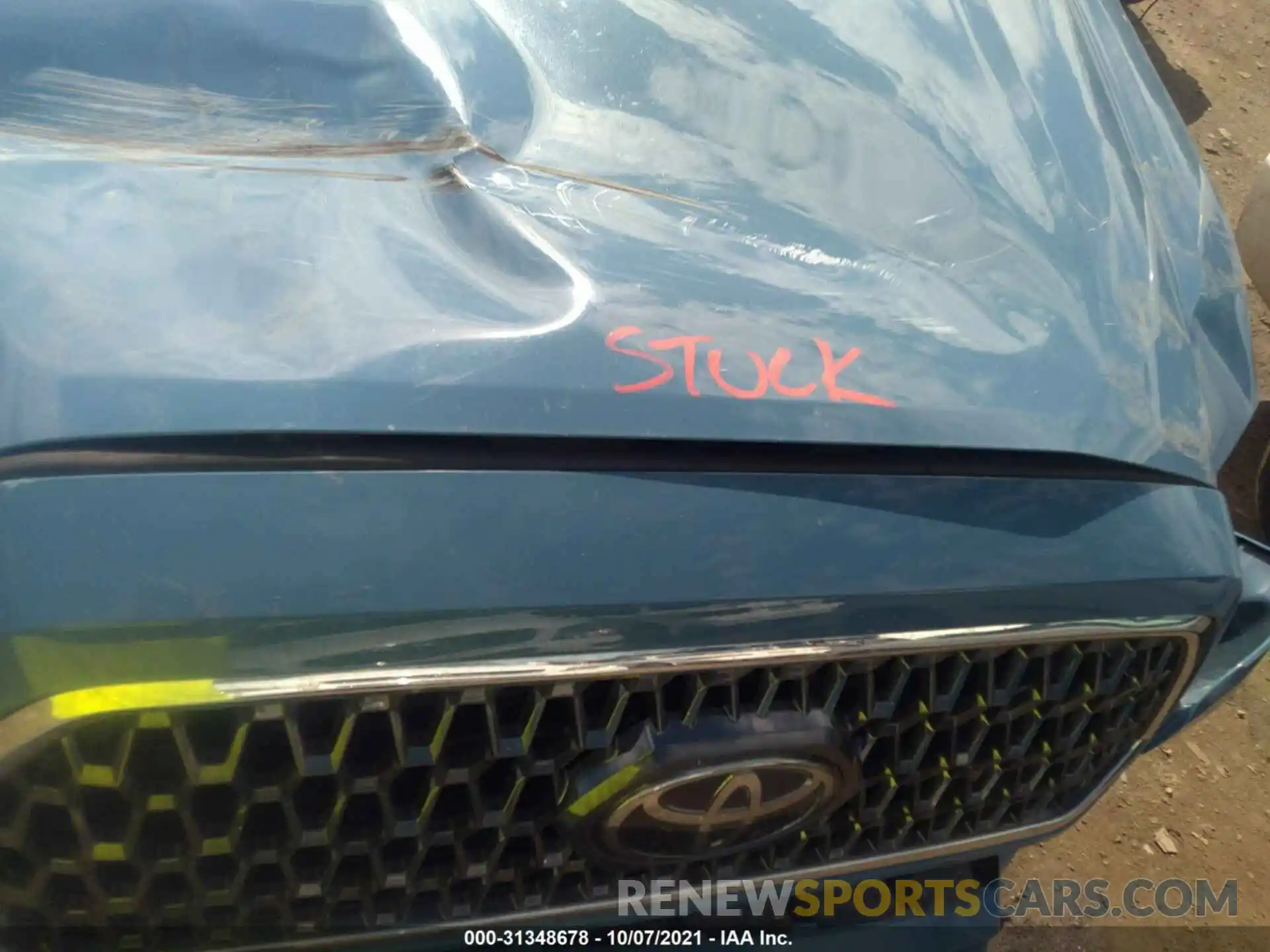 10 Photograph of a damaged car 3TMCZ5AN5KM231955 TOYOTA TACOMA 4WD 2019