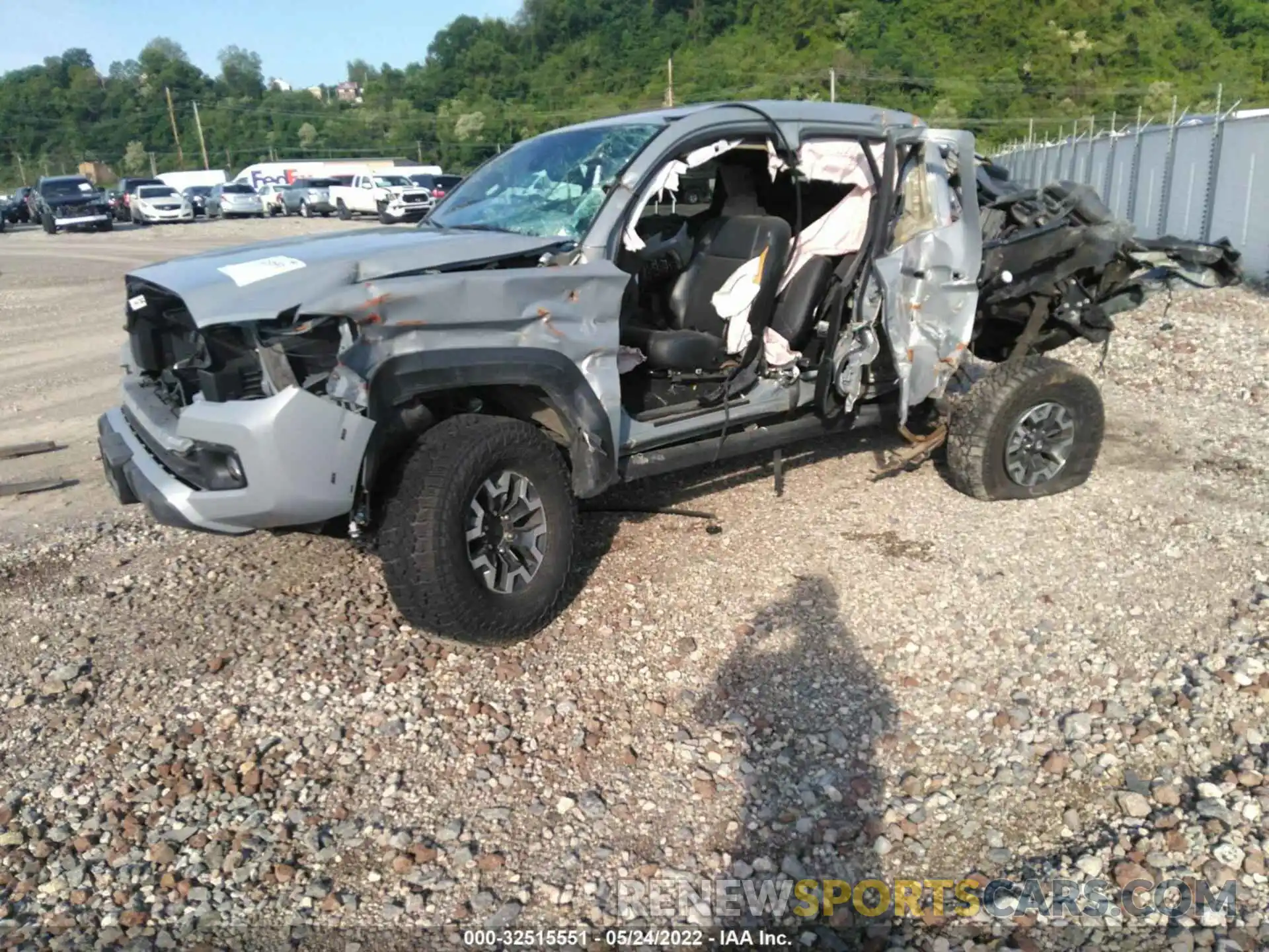 2 Photograph of a damaged car 3TMCZ5AN5KM235147 TOYOTA TACOMA 4WD 2019