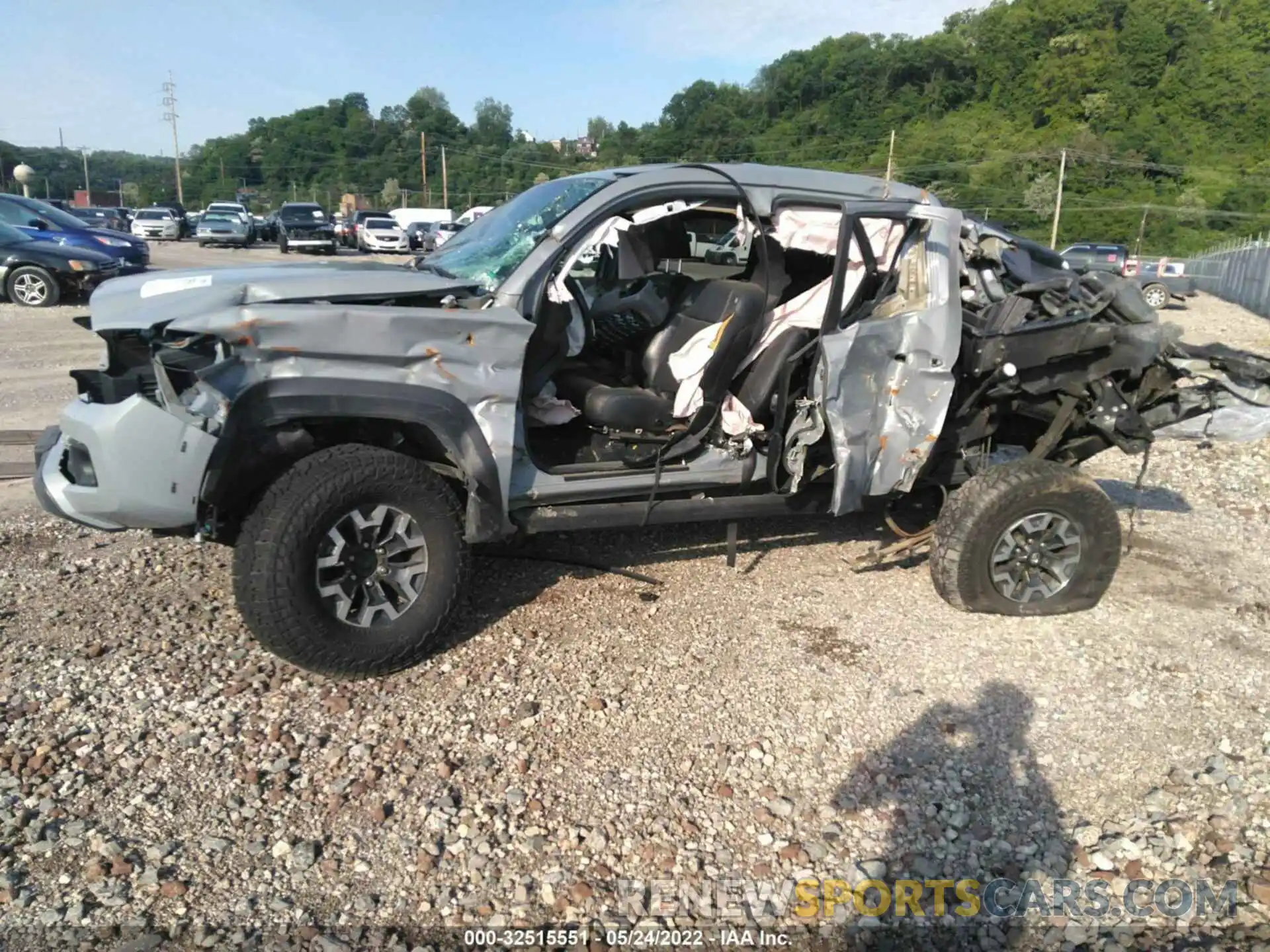 6 Photograph of a damaged car 3TMCZ5AN5KM235147 TOYOTA TACOMA 4WD 2019