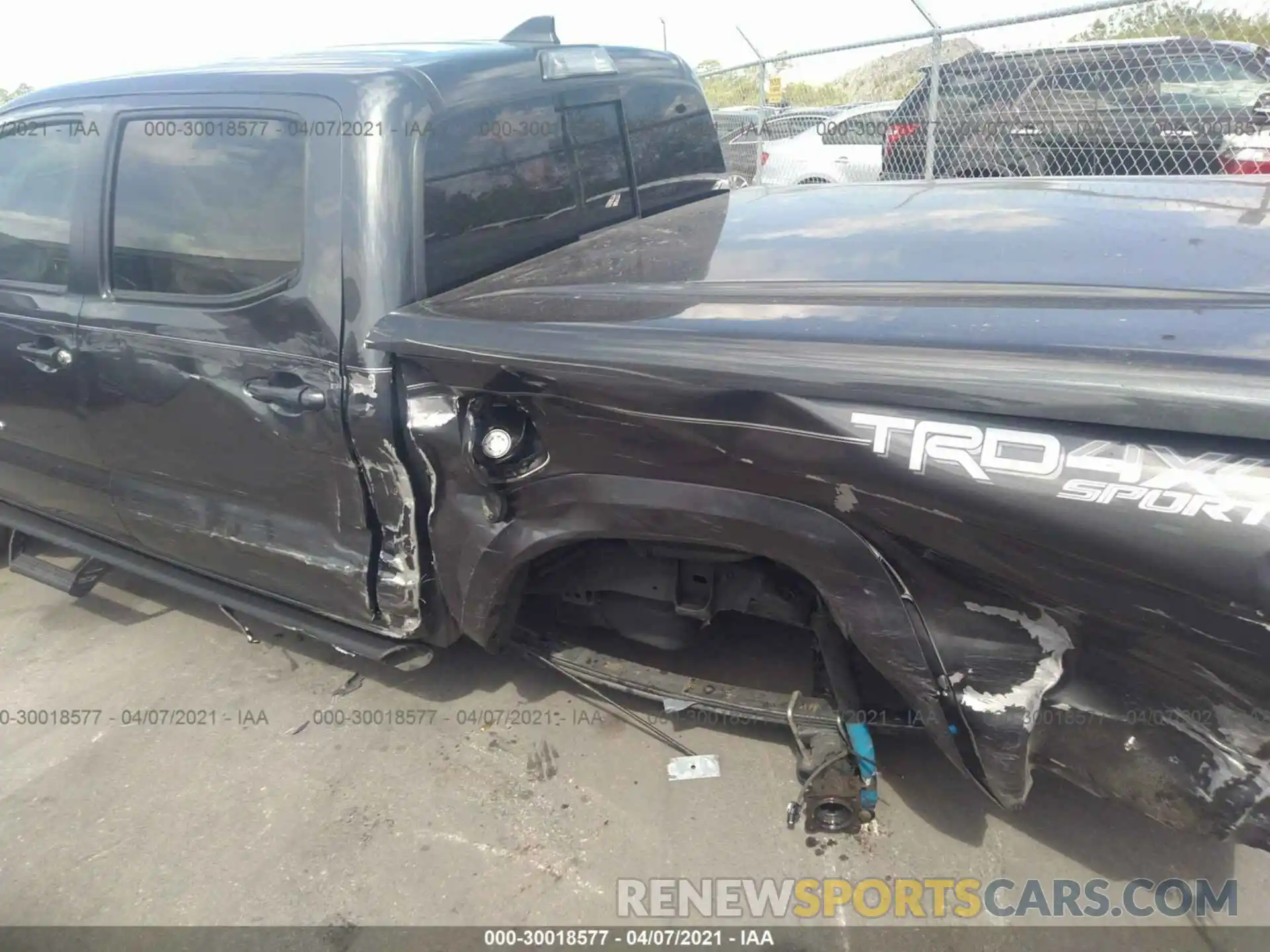 6 Фотография поврежденного автомобиля 3TMCZ5AN5KM239683 TOYOTA TACOMA 4WD 2019